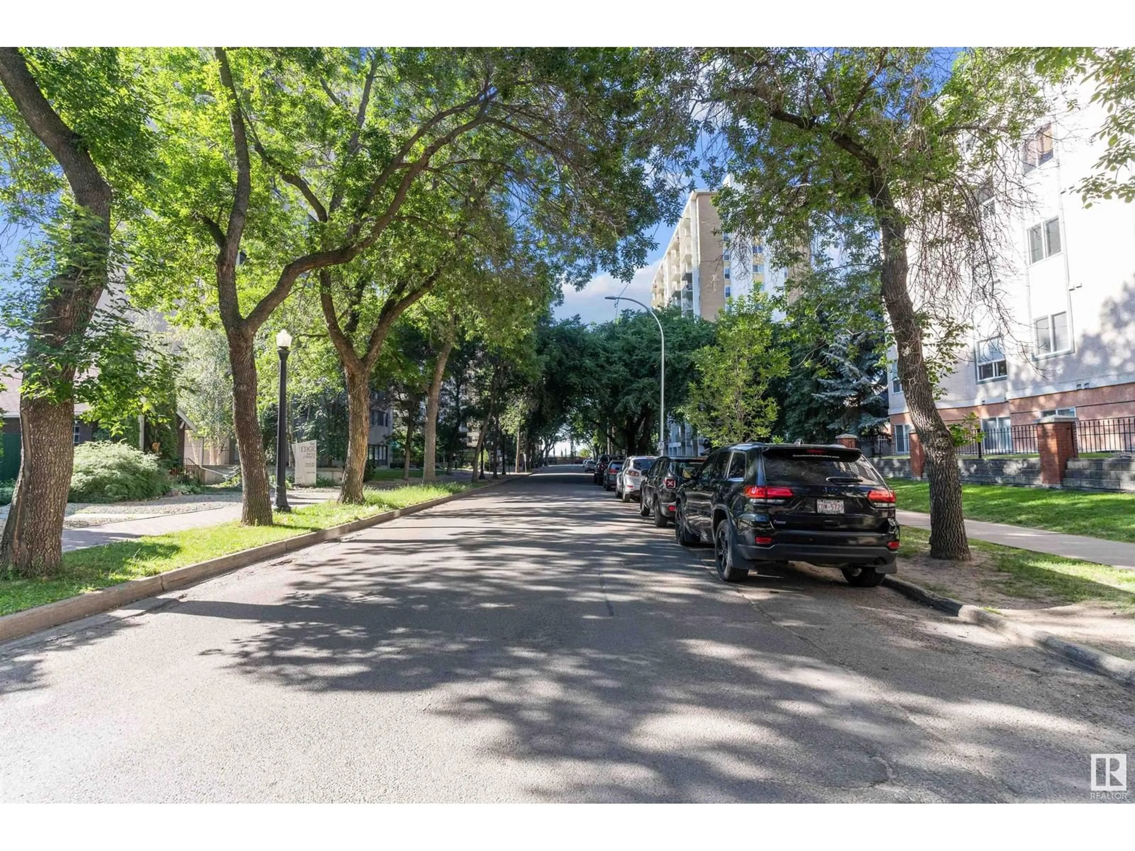 Parking for 511 9938 104 ST NW, Edmonton Alberta T5K2X7