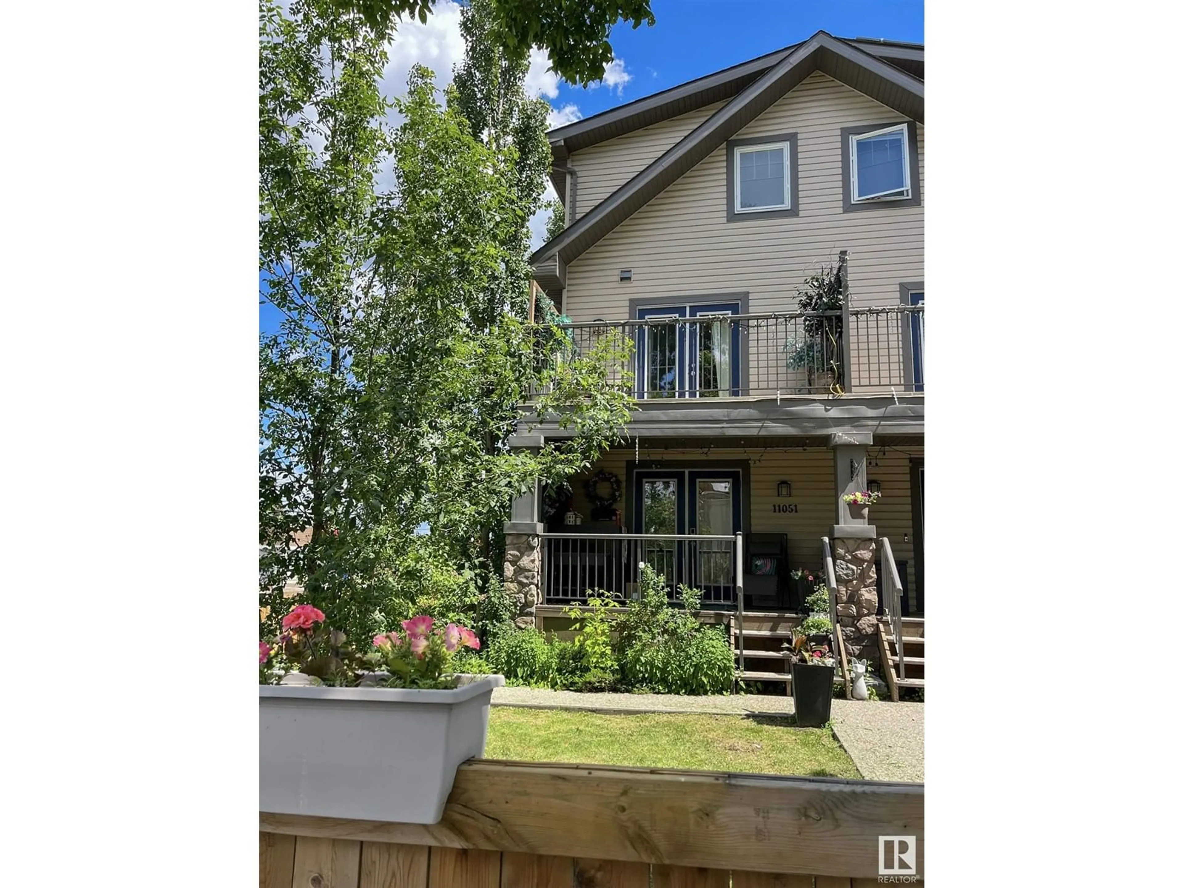Patio, street for NW - 11051 125 ST, Edmonton Alberta T5M0M2