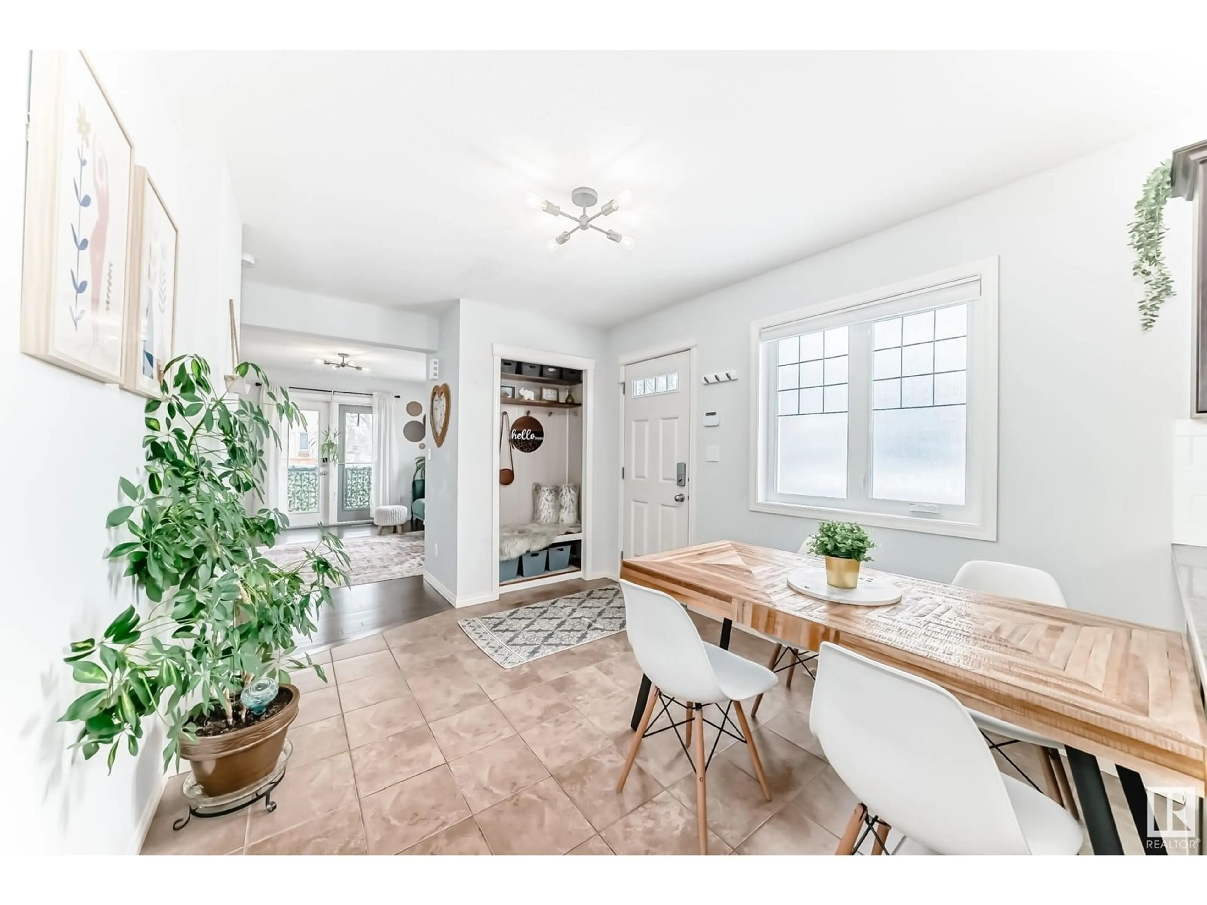 Dining room, ceramic/tile floor for NW - 11051 125 ST, Edmonton Alberta T5M0M2