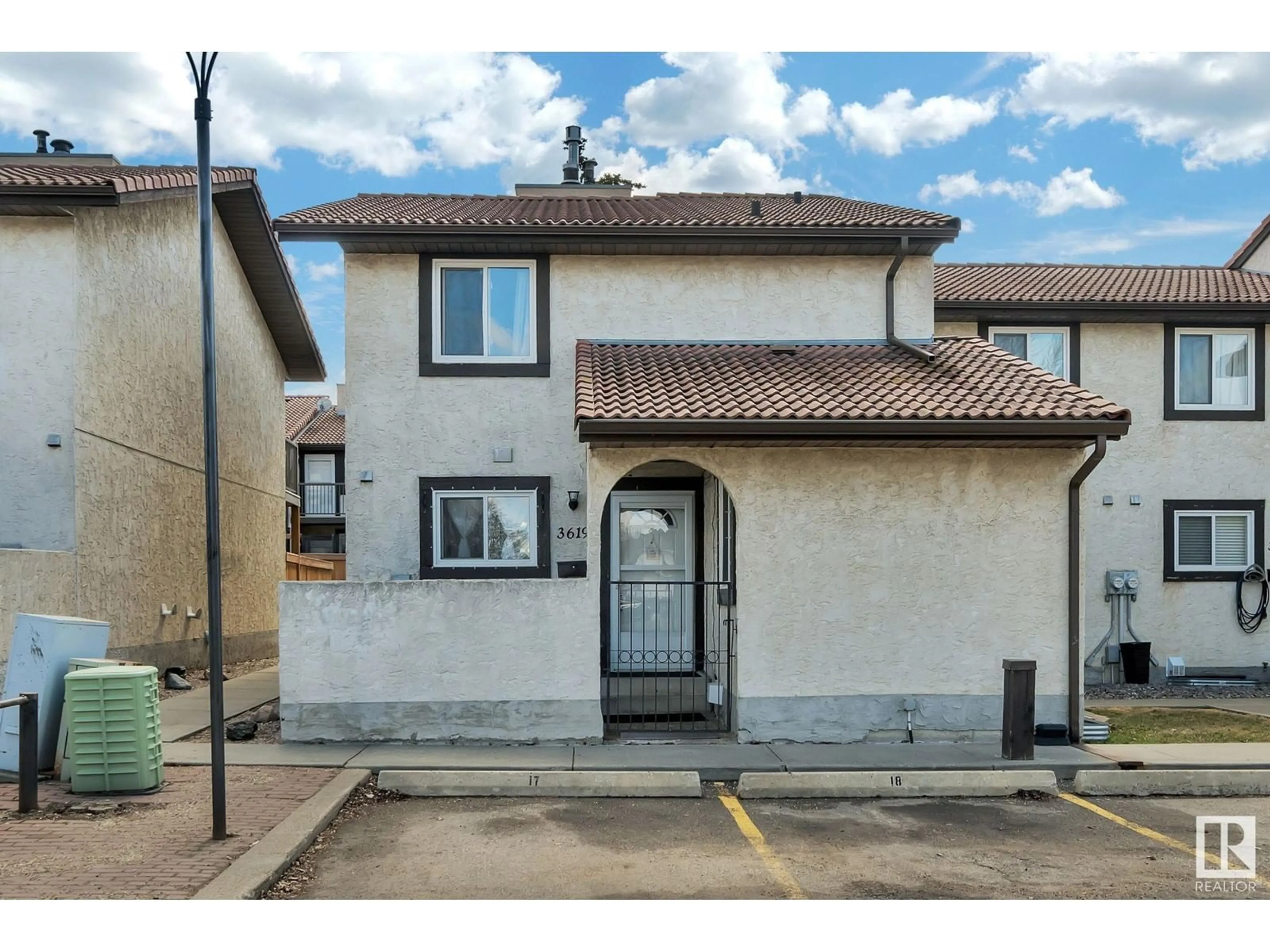 Unknown for 3619 30 AV NW, Edmonton Alberta T6L5H5