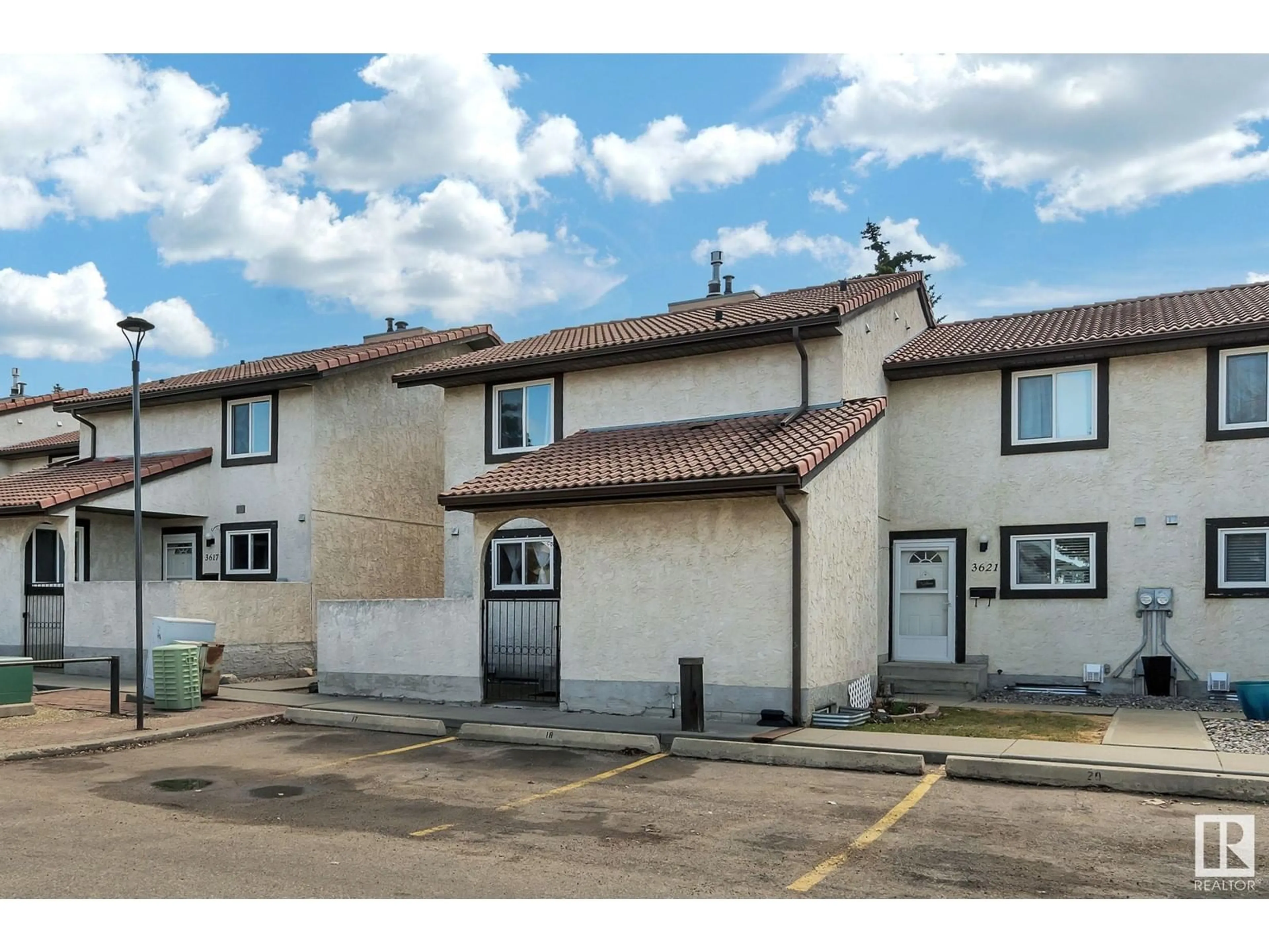 Unknown for 3619 30 AV NW, Edmonton Alberta T6L5H5