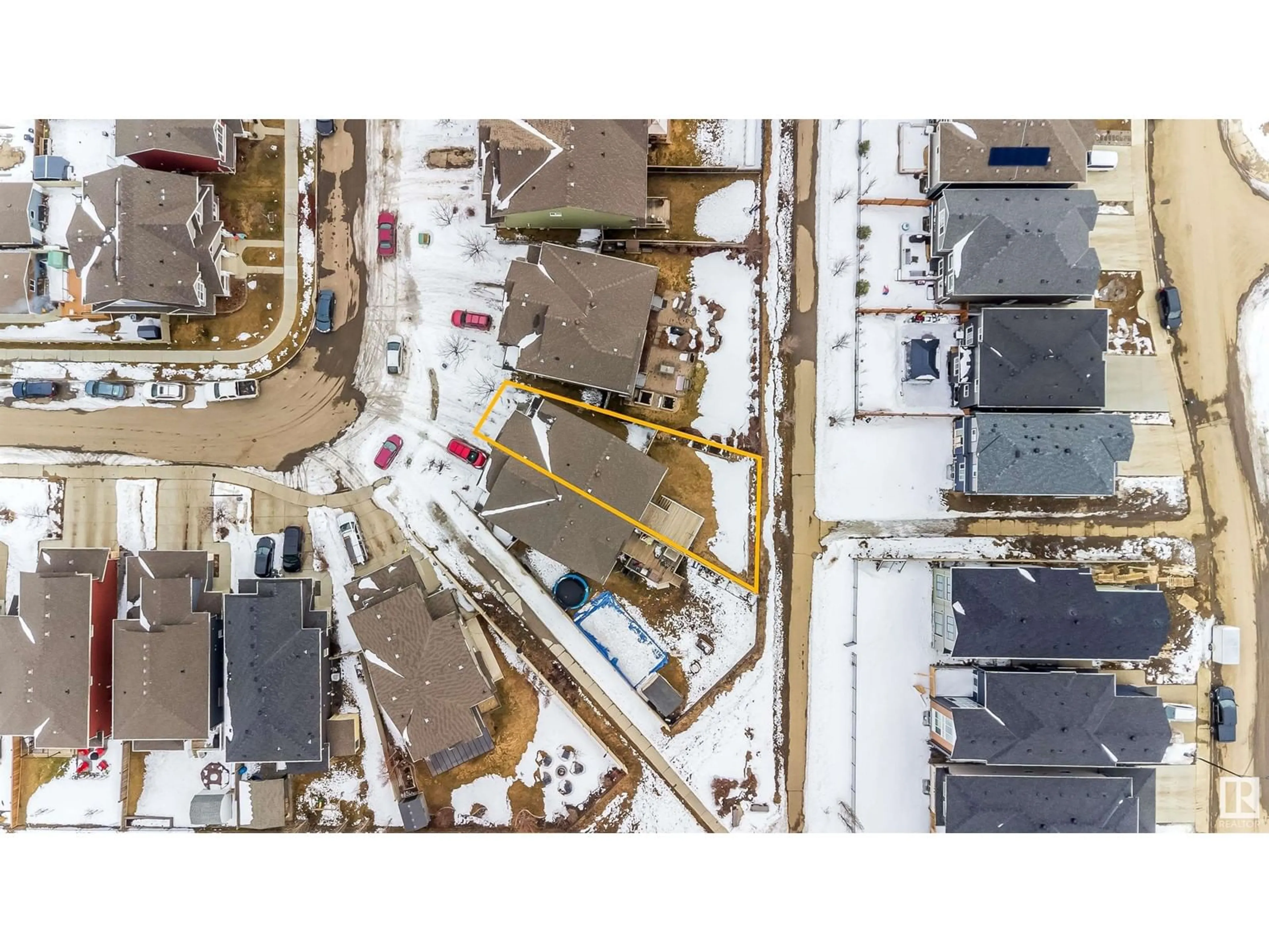 A pic from outside/outdoor area/front of a property/back of a property/a pic from drone, street for SW - 4707 CRABAPPLE RU, Edmonton Alberta T6X0Y7