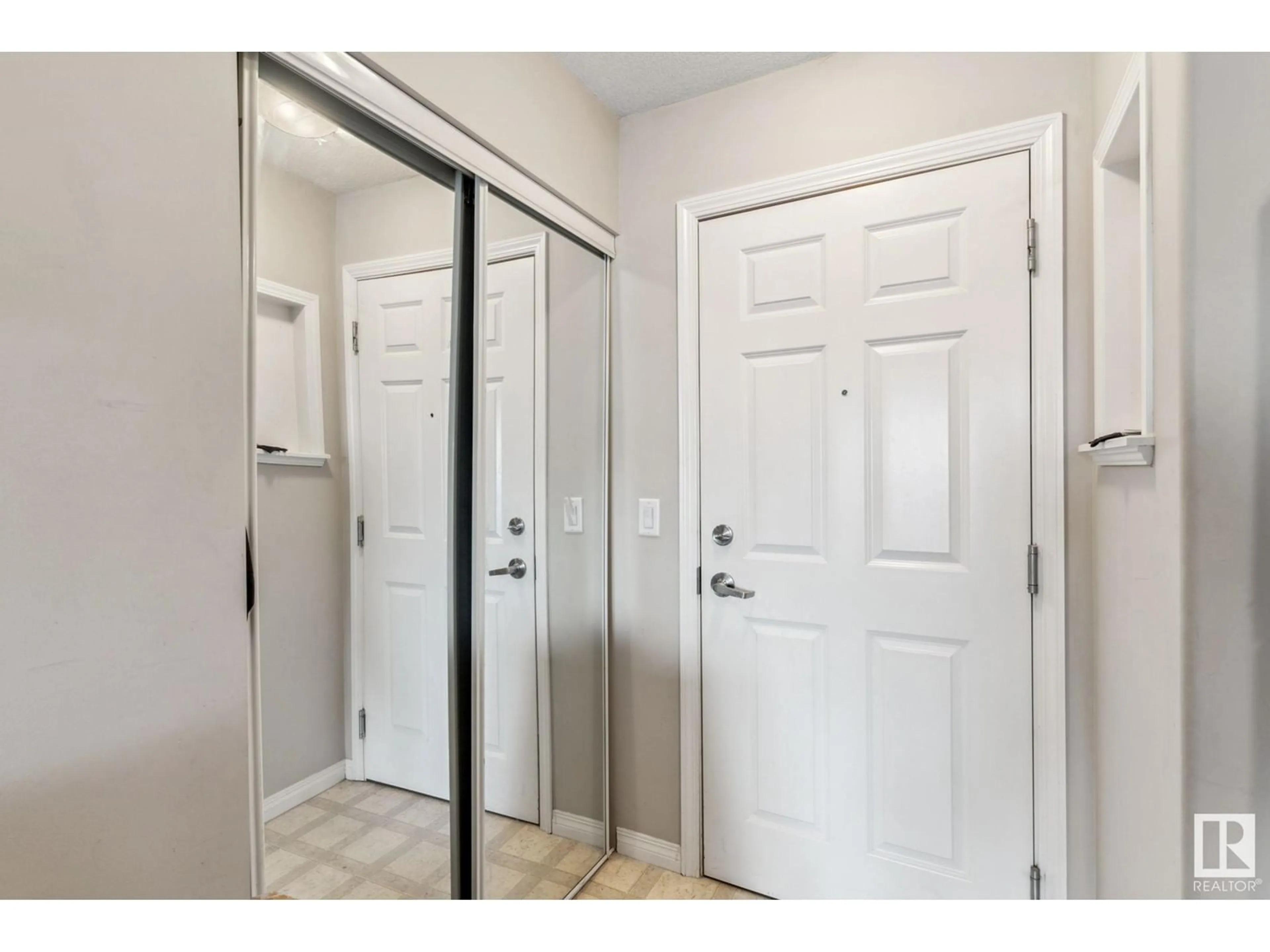 Indoor entryway for 9945 NW - 311 167 ST, Edmonton Alberta T5P0K5