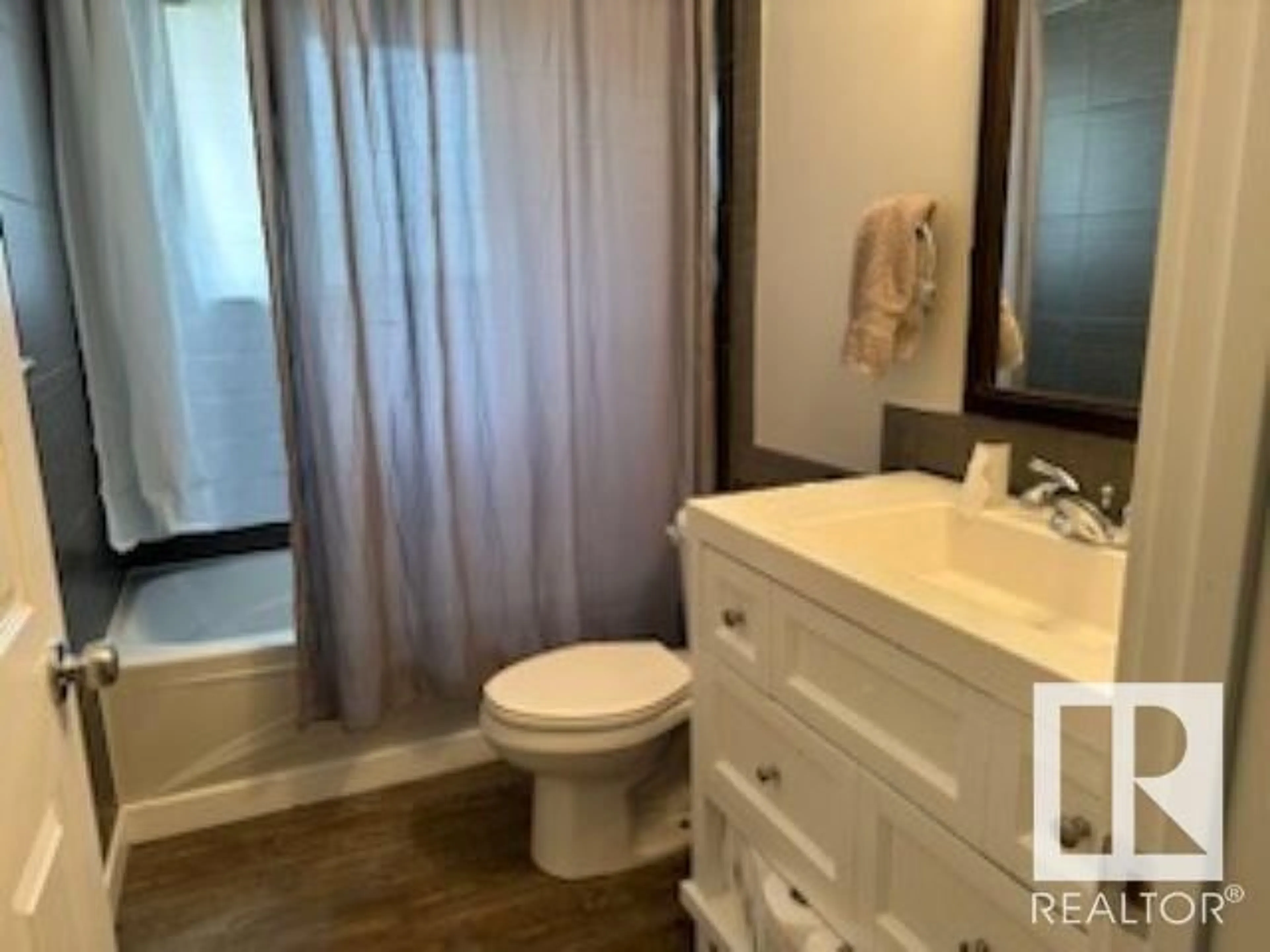 Standard bathroom, unknown for 5144 53 ST, Drayton Valley Alberta T7A1C5
