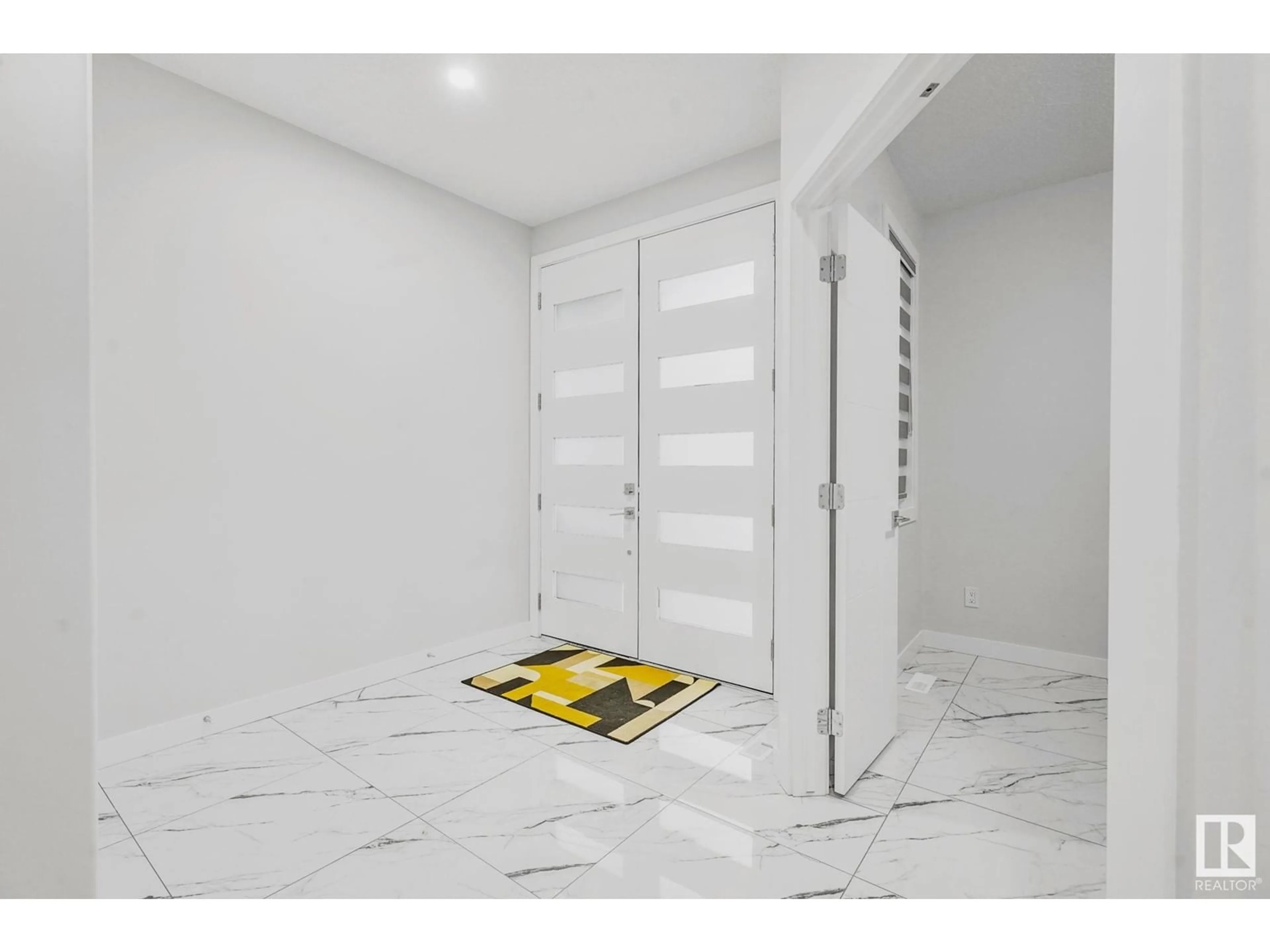 Indoor entryway for 3707 41 AVE, Beaumont Alberta T4X0C4