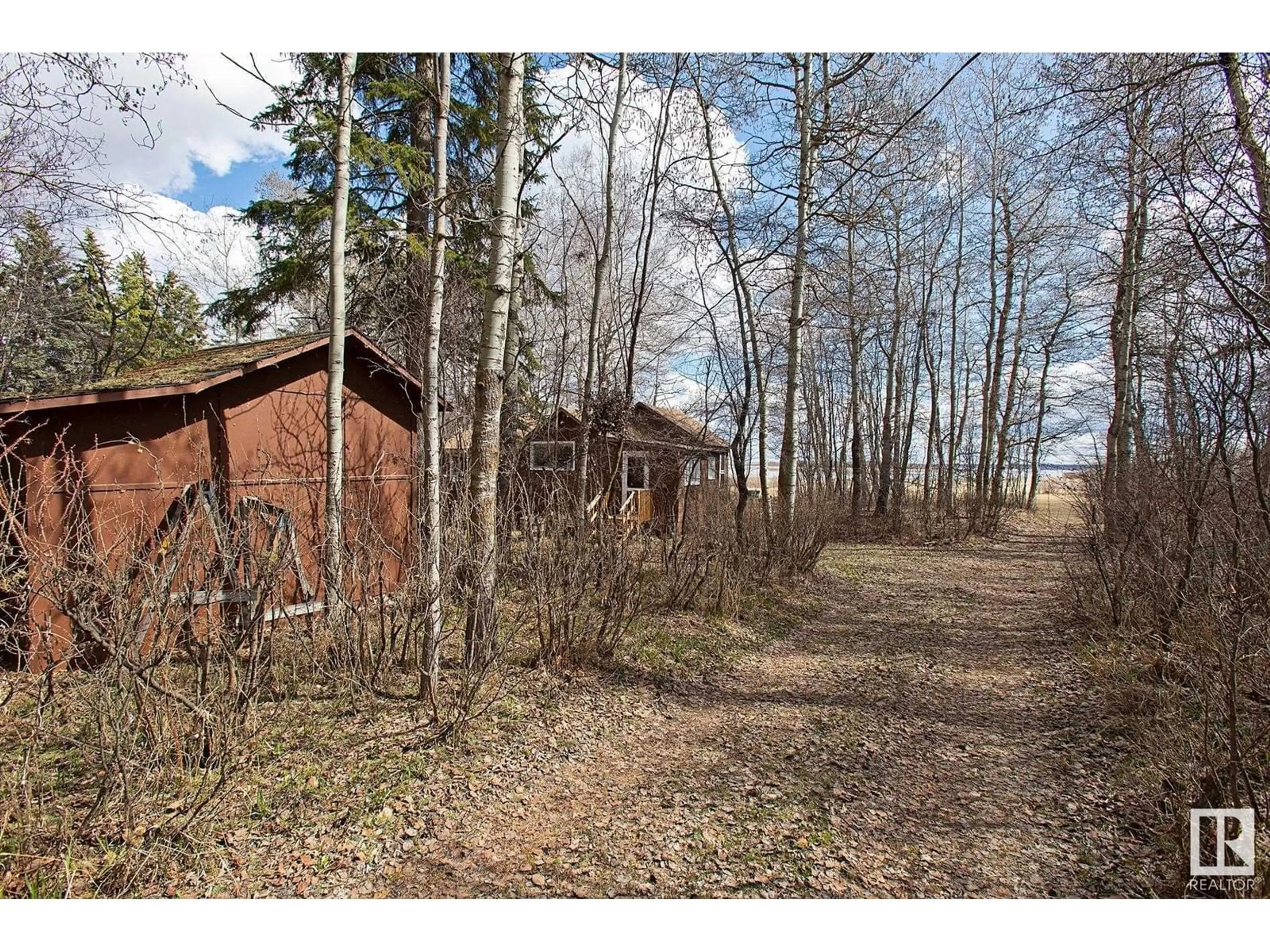 Shed for 239 SOUTH COOKING LAKE RD, Rural Strathcona County Alberta T8E1J1