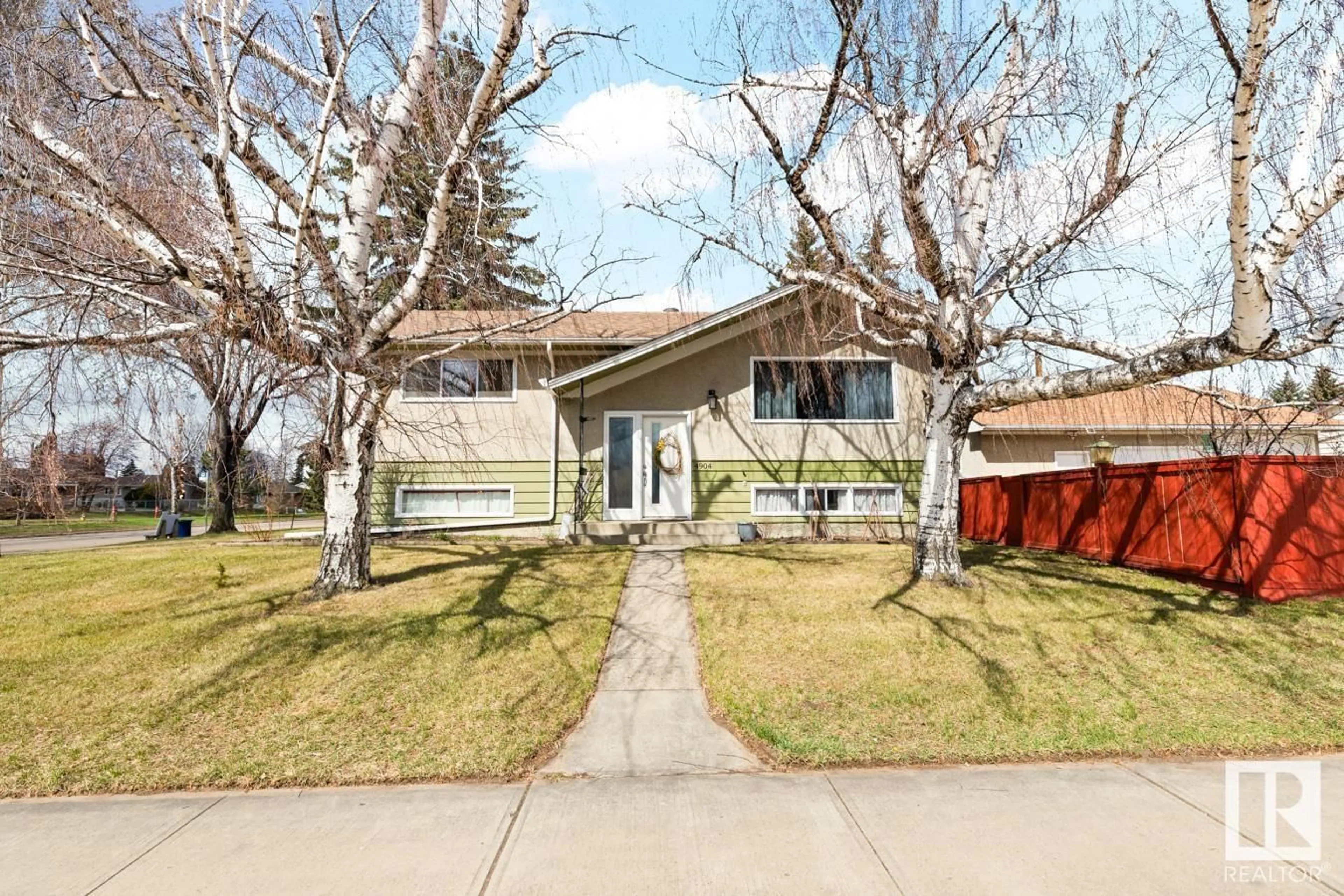 Unknown for NW - 4904 104A AV, Edmonton Alberta T6A0Z7