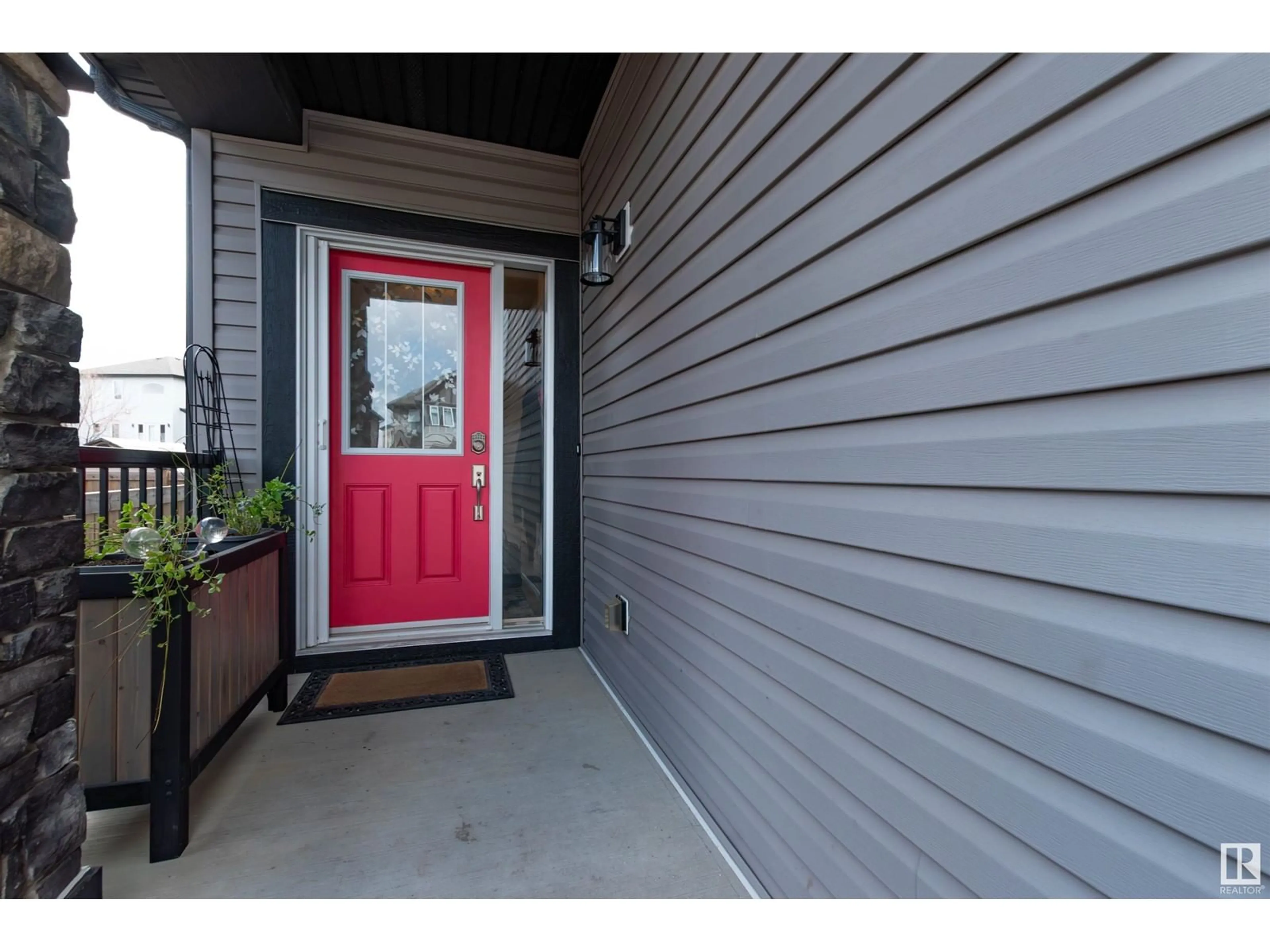 Indoor entryway for 424 STILL CREEK CR, Sherwood Park Alberta T8H0S6