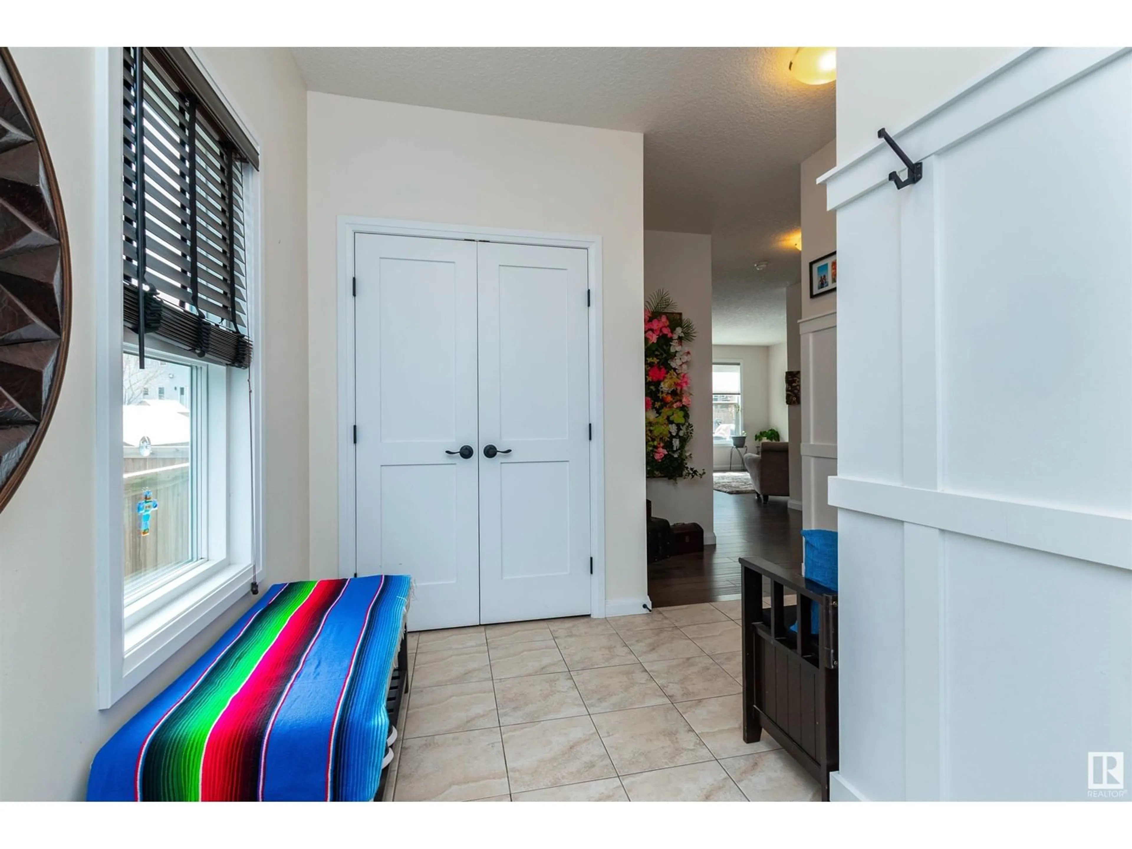 Indoor entryway for 424 STILL CREEK CR, Sherwood Park Alberta T8H0S6