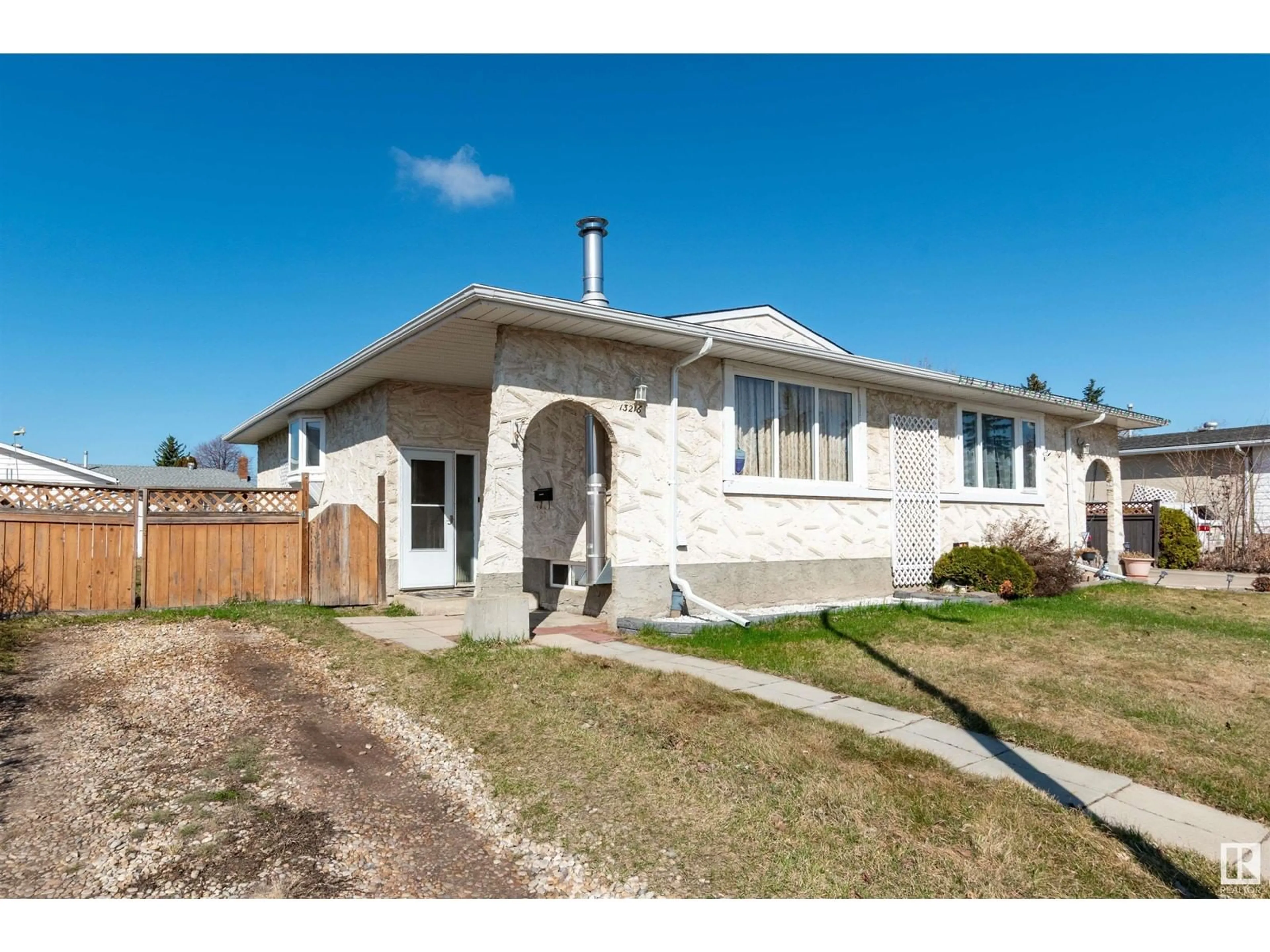 Unknown for 13216 38 ST NW, Edmonton Alberta T5A3G4