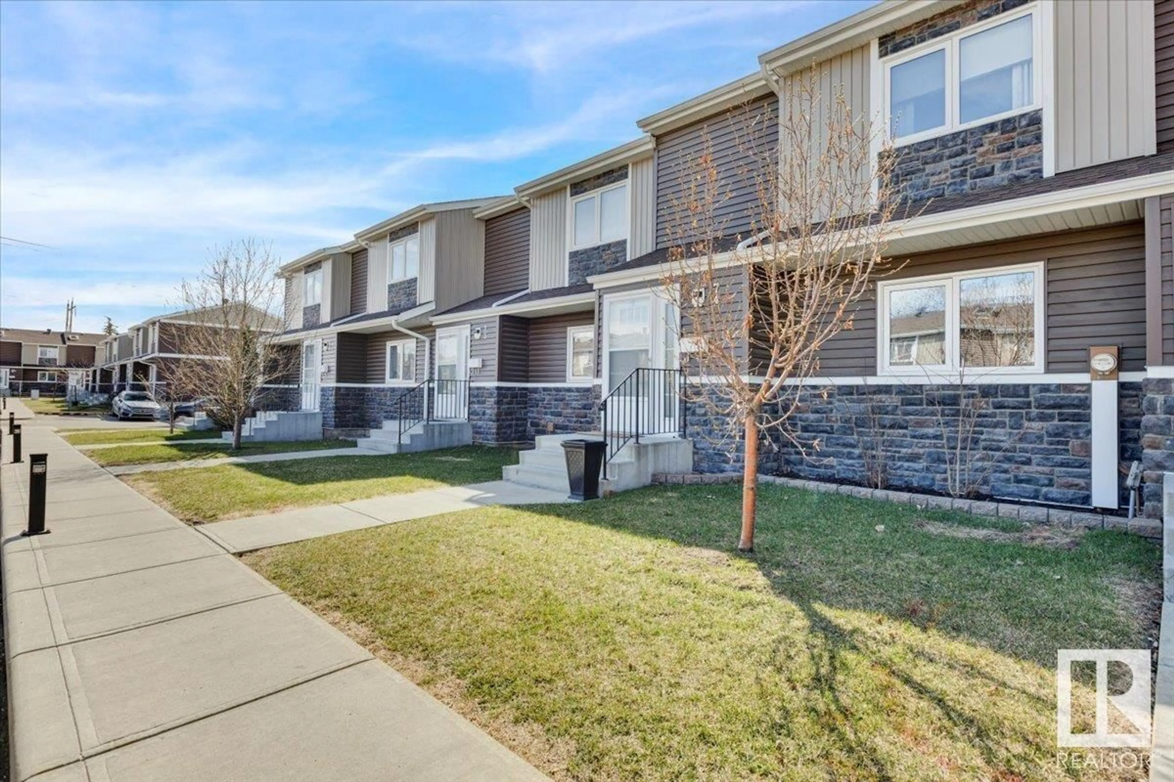 Patio, street for #74 - 3115 119 STREET, Edmonton Alberta T6J5N5