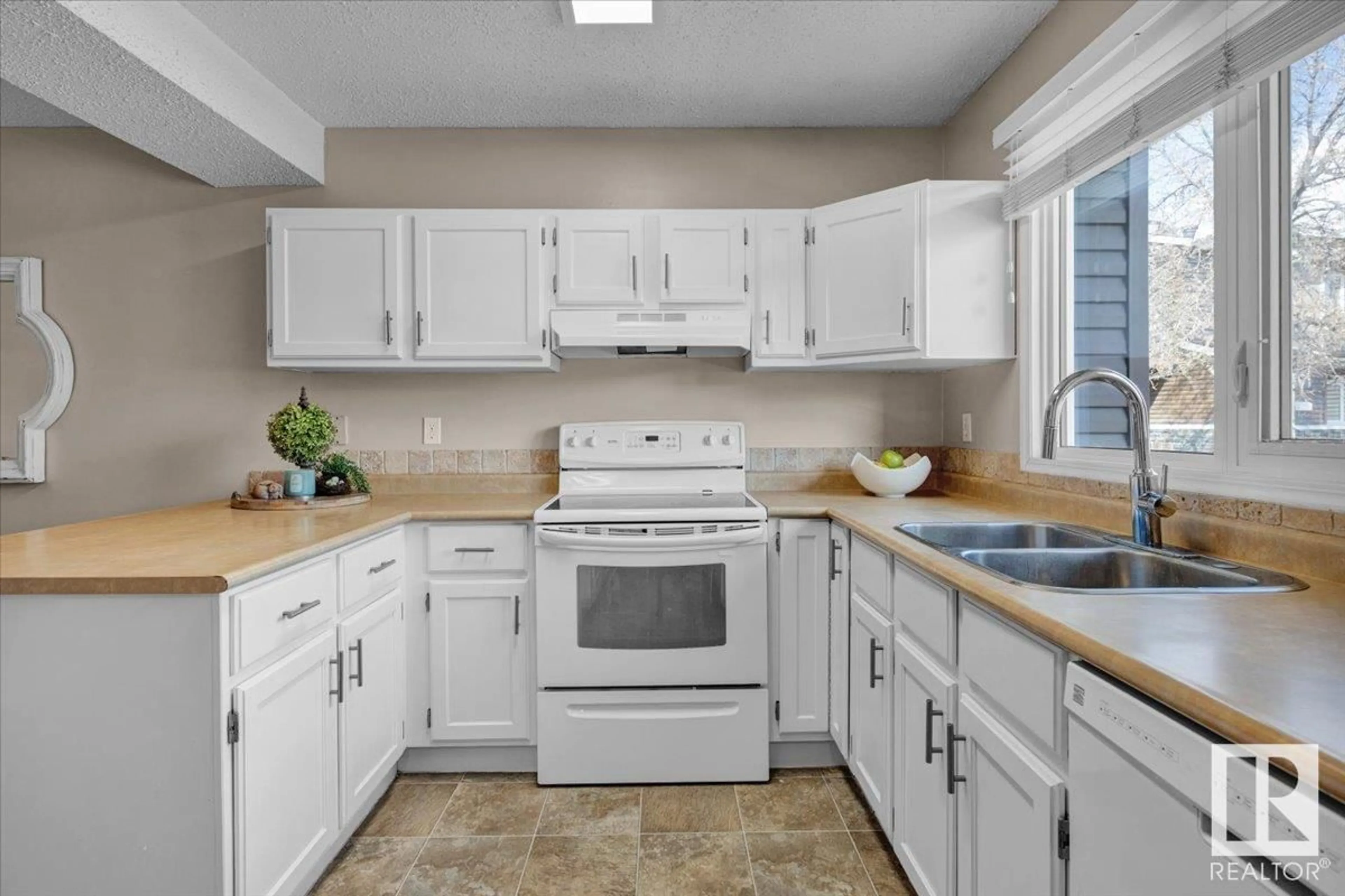 Standard kitchen, unknown for #74 - 3115 119 STREET, Edmonton Alberta T6J5N5