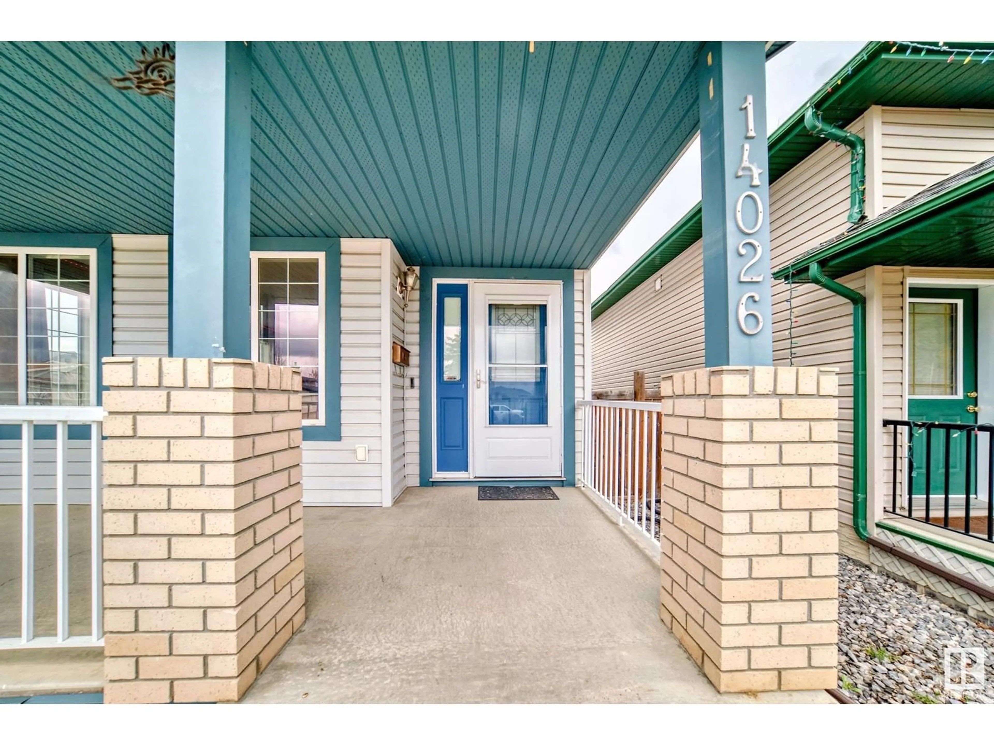 Indoor entryway for 14026 158A AV, Edmonton Alberta T6V1V7