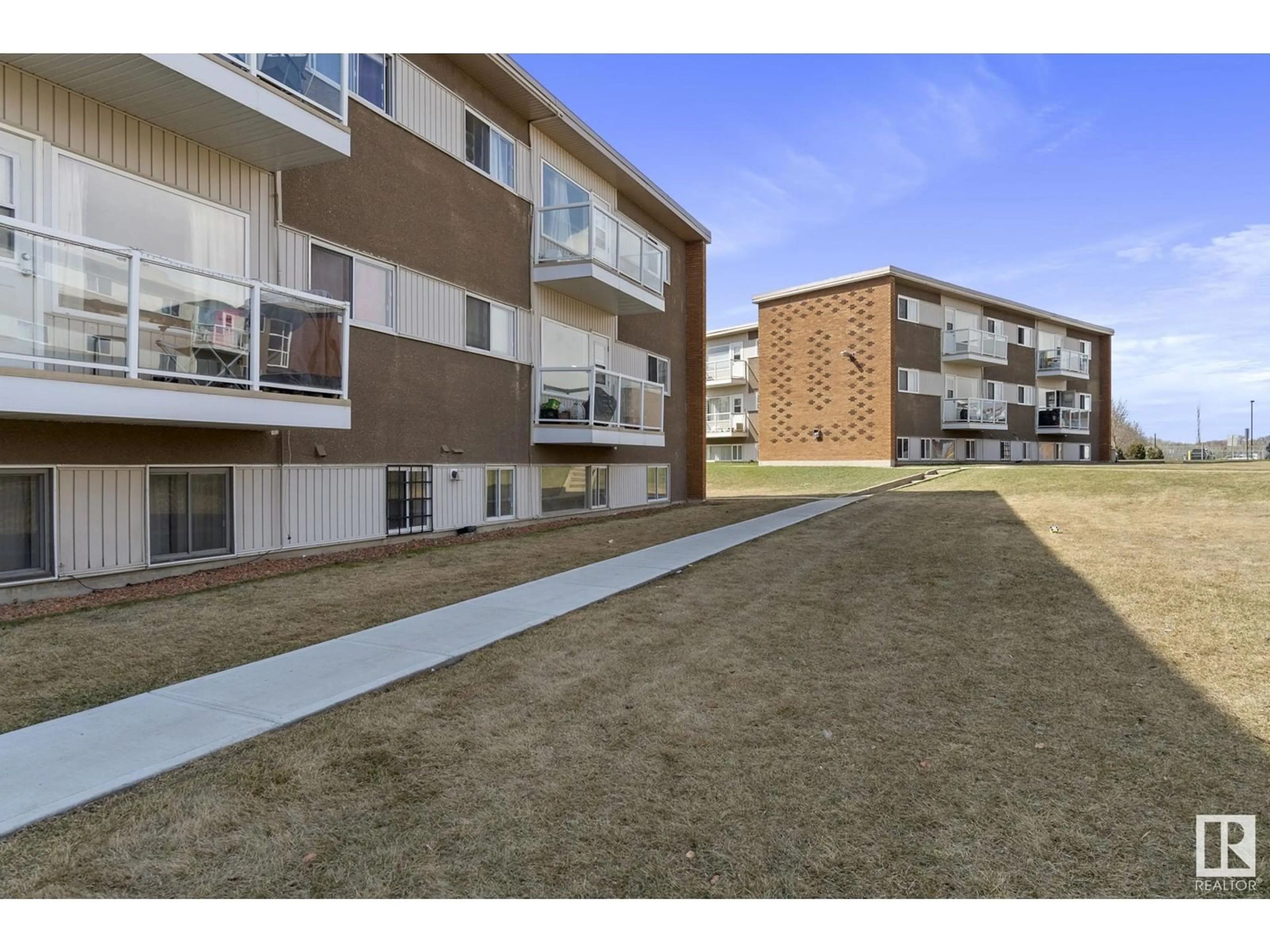 Patio, street for #3 - 9750 62 ST, Edmonton Alberta T6B1P6