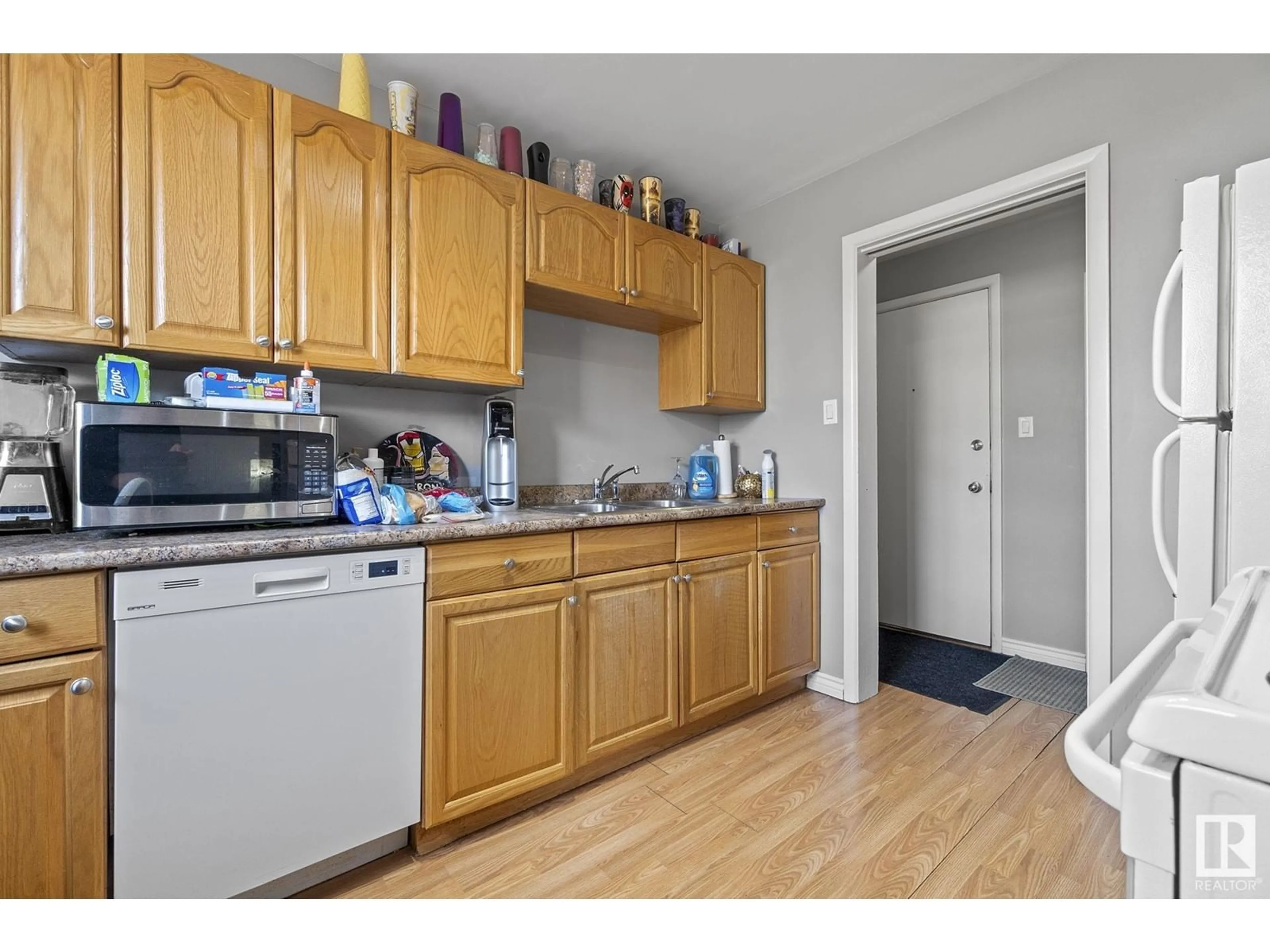 Standard kitchen, wood/laminate floor for #3 - 9750 62 ST, Edmonton Alberta T6B1P6