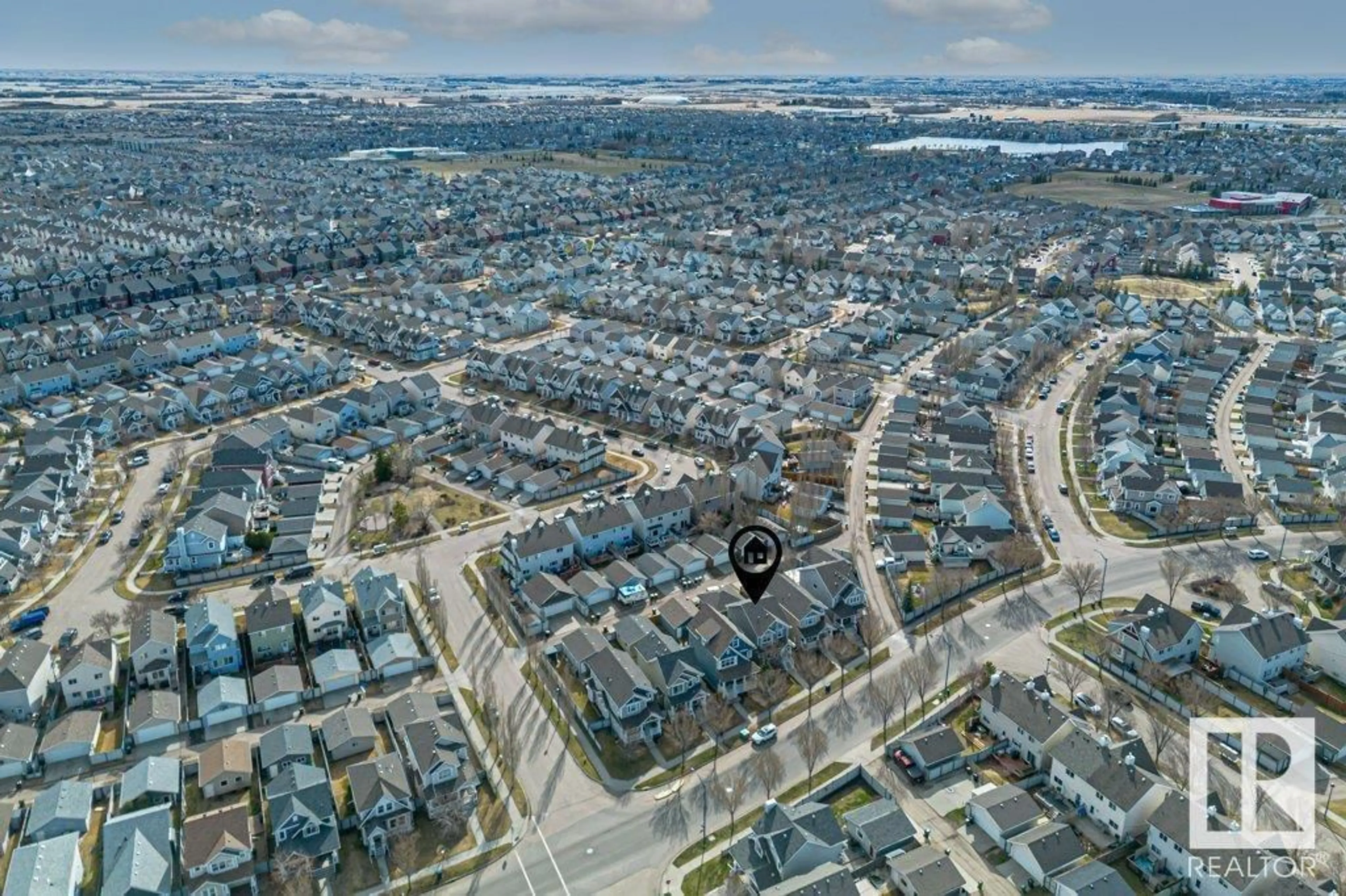 A pic from outside/outdoor area/front of a property/back of a property/a pic from drone, street for 6036 STANTON DR, Edmonton Alberta T6X0H1