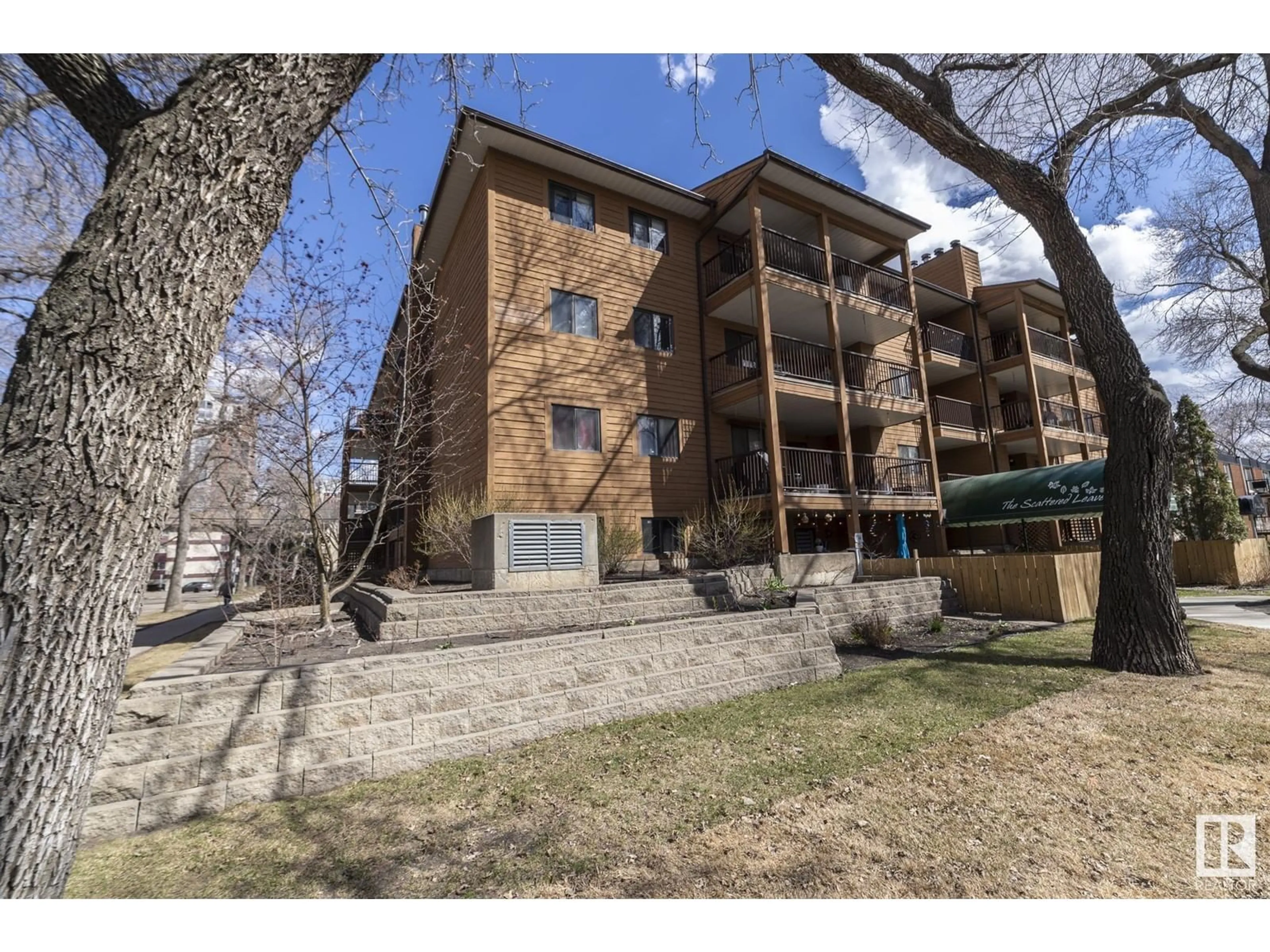 Unknown for 301 - 10421 93 ST, Edmonton Alberta T5H1X5