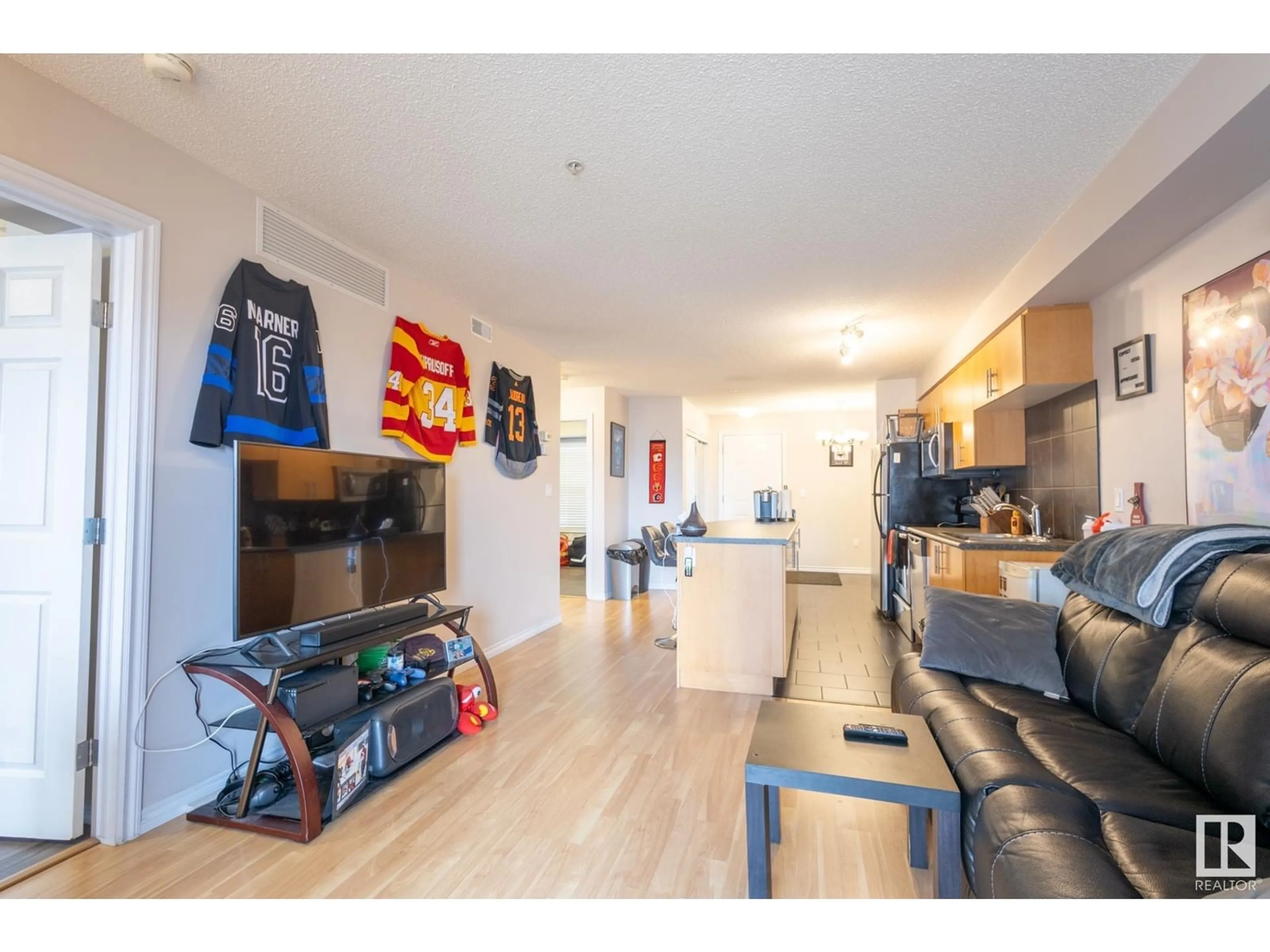 Unknown for 311 10118 106 AV NW, Edmonton Alberta T5H0B8