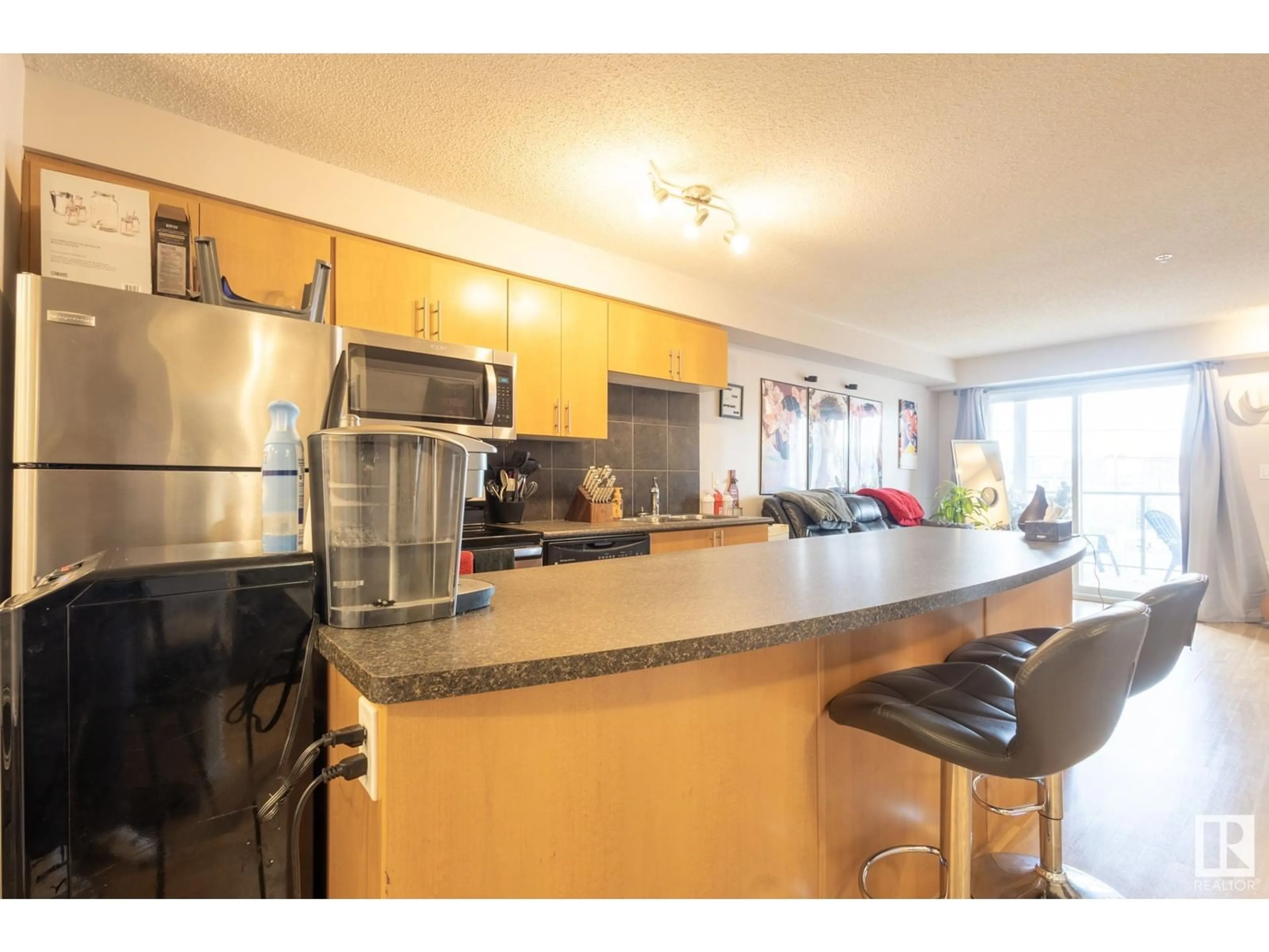 Standard kitchen, wood/laminate floor for 311 10118 106 AV NW, Edmonton Alberta T5H0B8