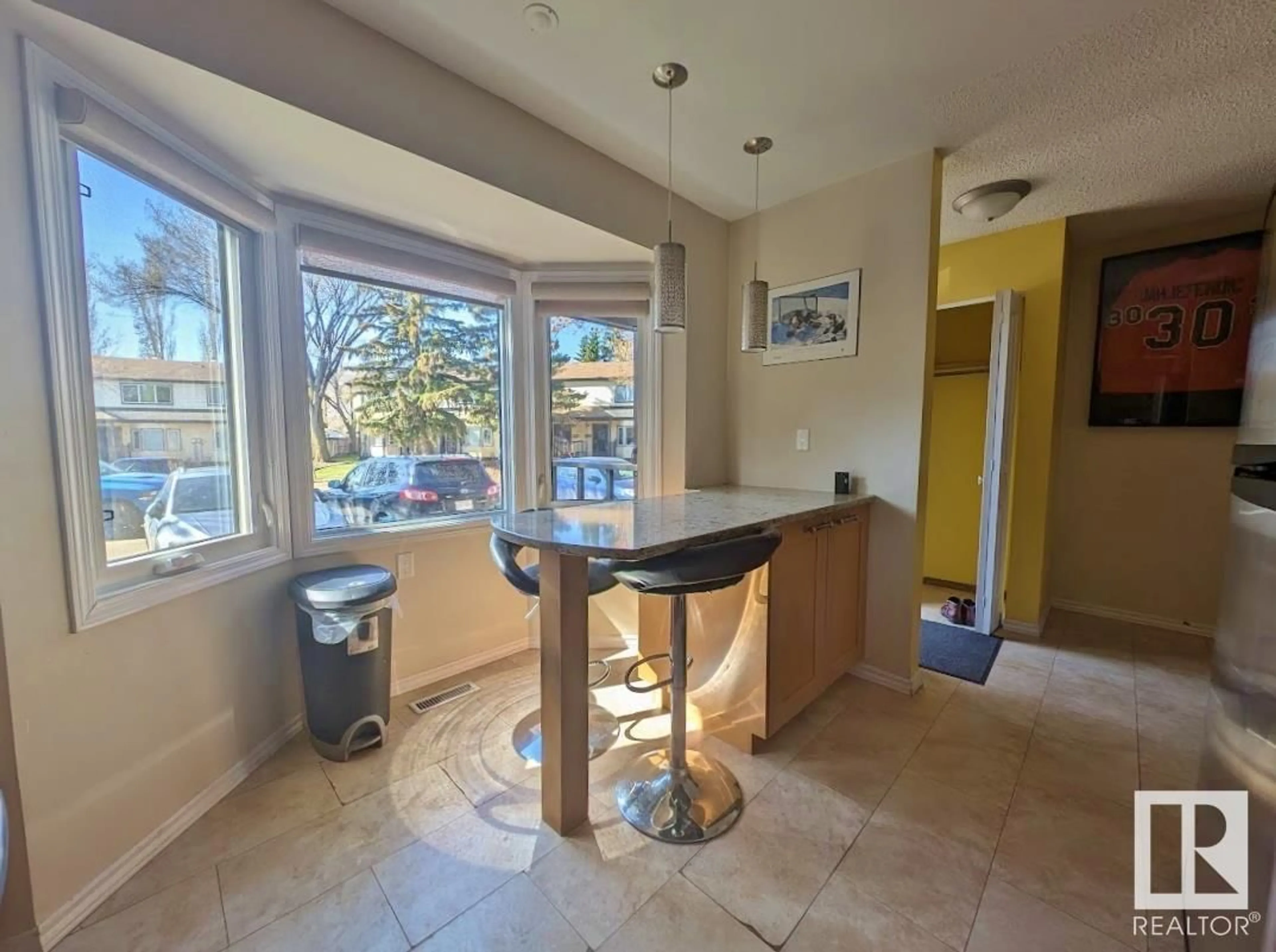 Unknown for 2117 141 AV, Edmonton Alberta T5Y1C4