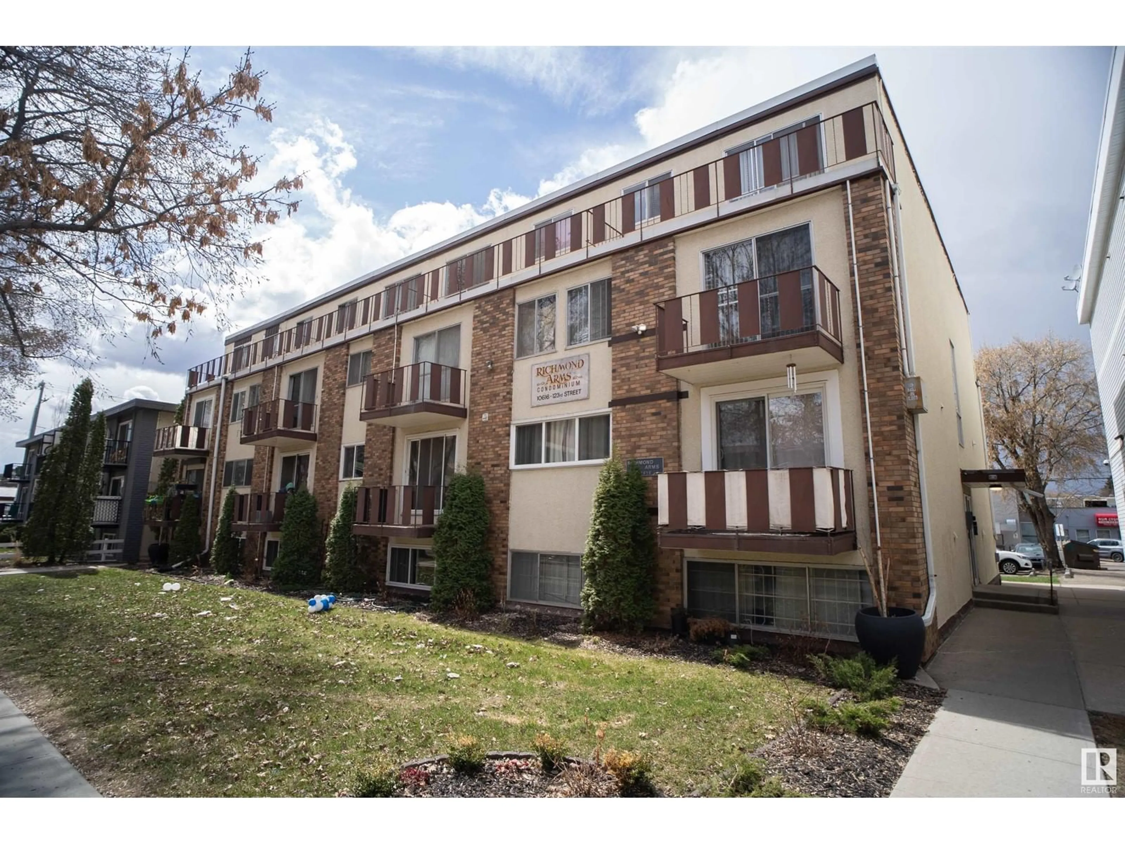 Unknown for #2 - 10616 123 ST, Edmonton Alberta T5N1P2