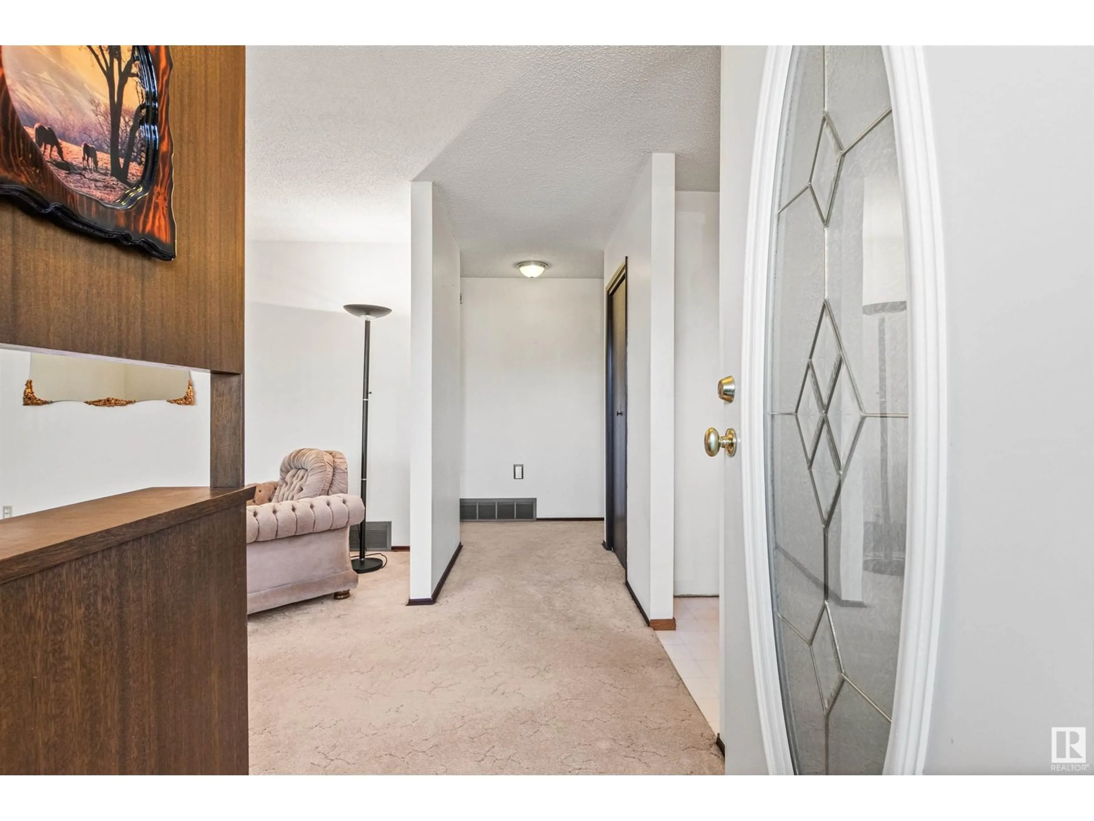 Unknown for 10107 104 AV, Morinville Alberta T8R1A8