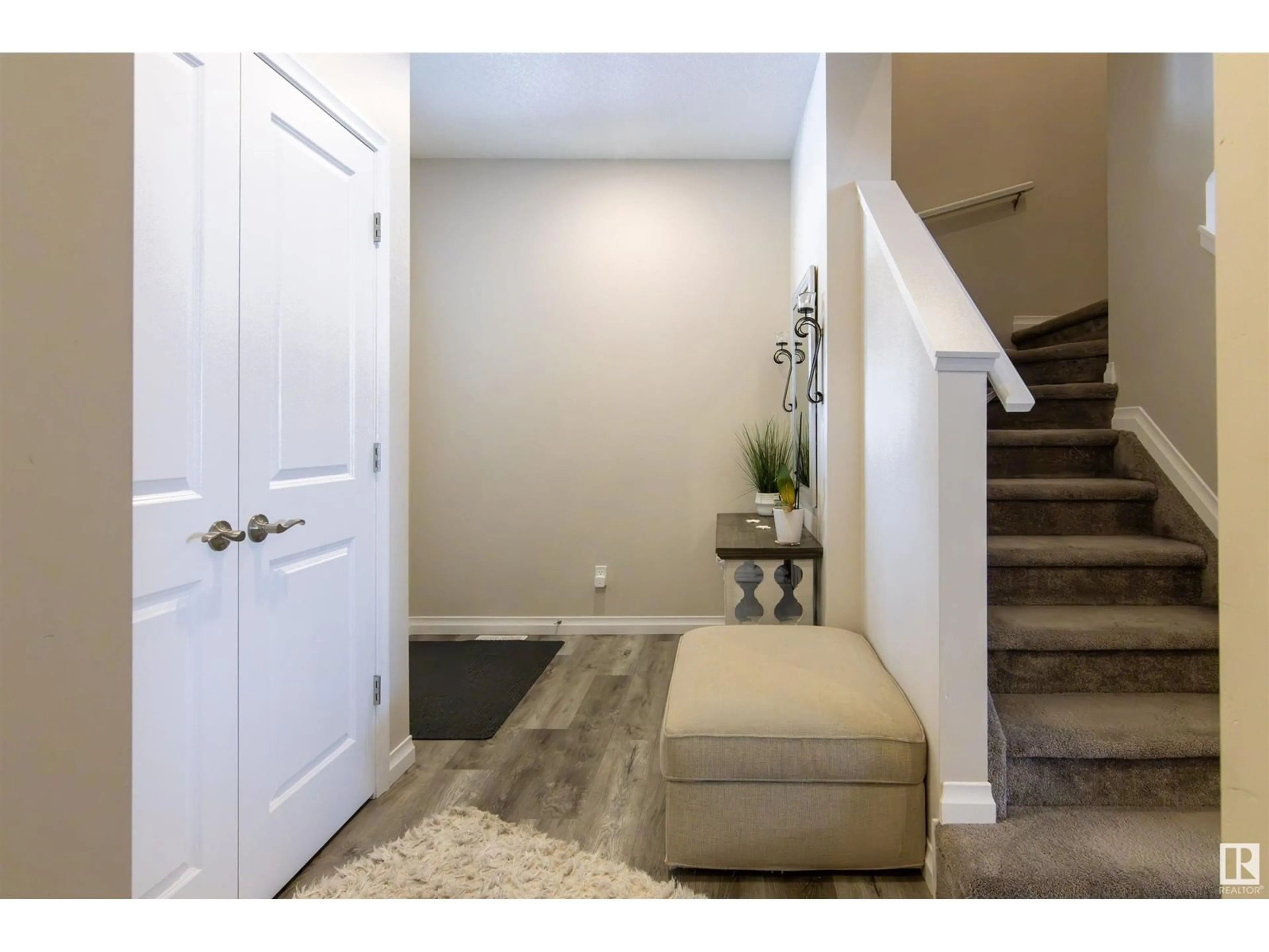 Indoor entryway for 4099 KINSELLA WY, Edmonton Alberta T6W4J7
