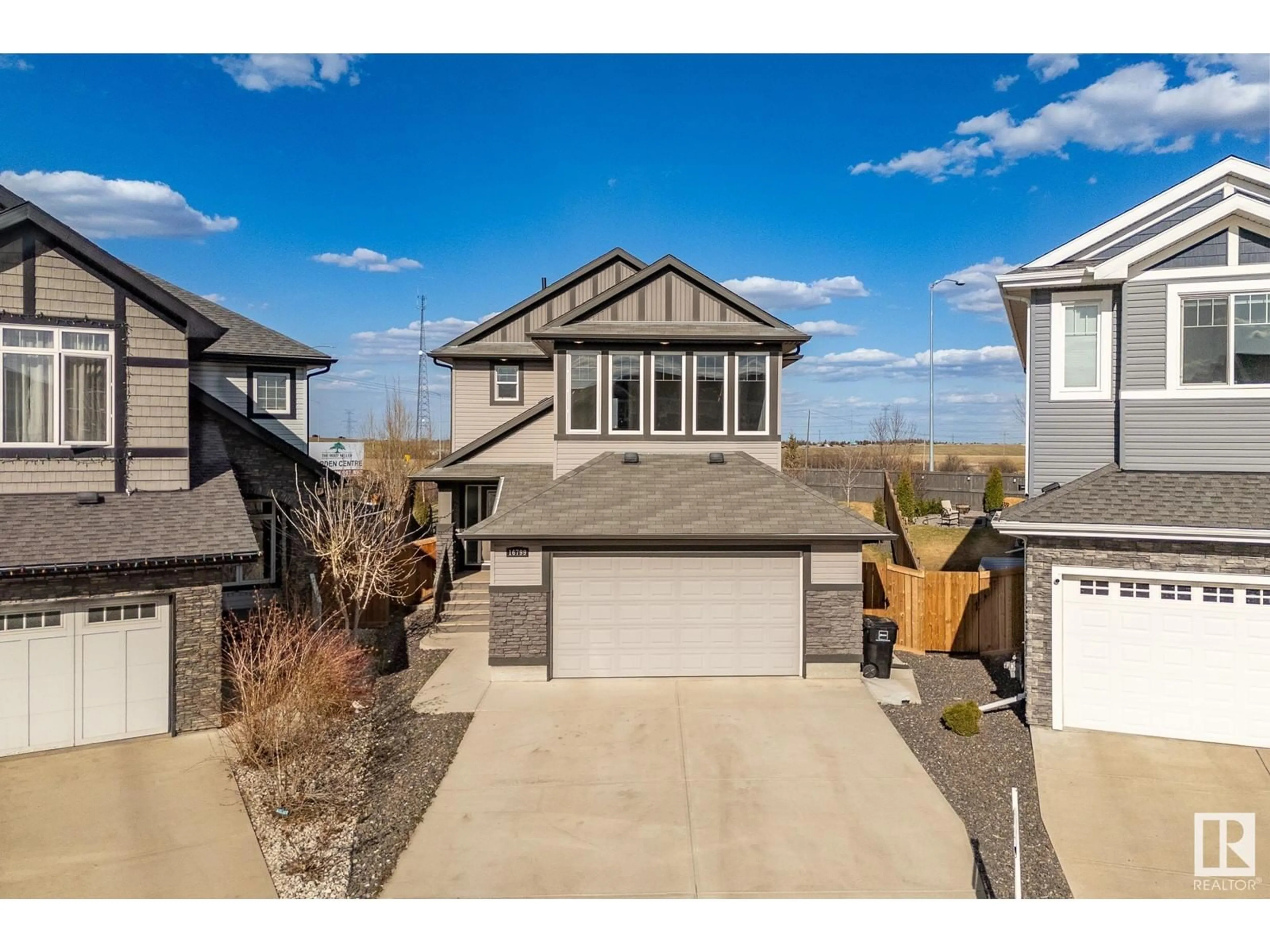 A pic from outside/outdoor area/front of a property/back of a property/a pic from drone, street for 16799 36 ST, Edmonton Alberta T5Y0X8