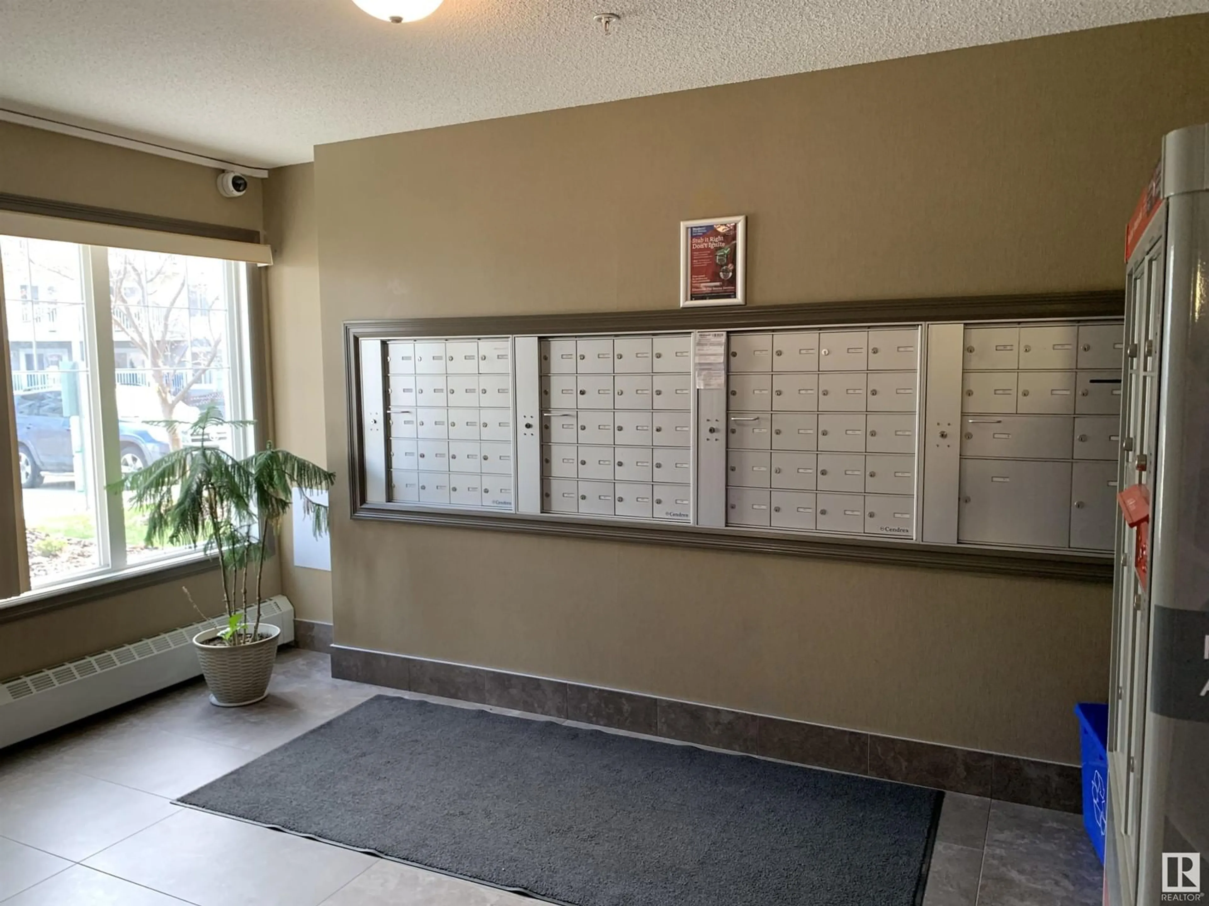 Indoor foyer for 203 - 2208 44 AV NW, Edmonton Alberta T6T0G6