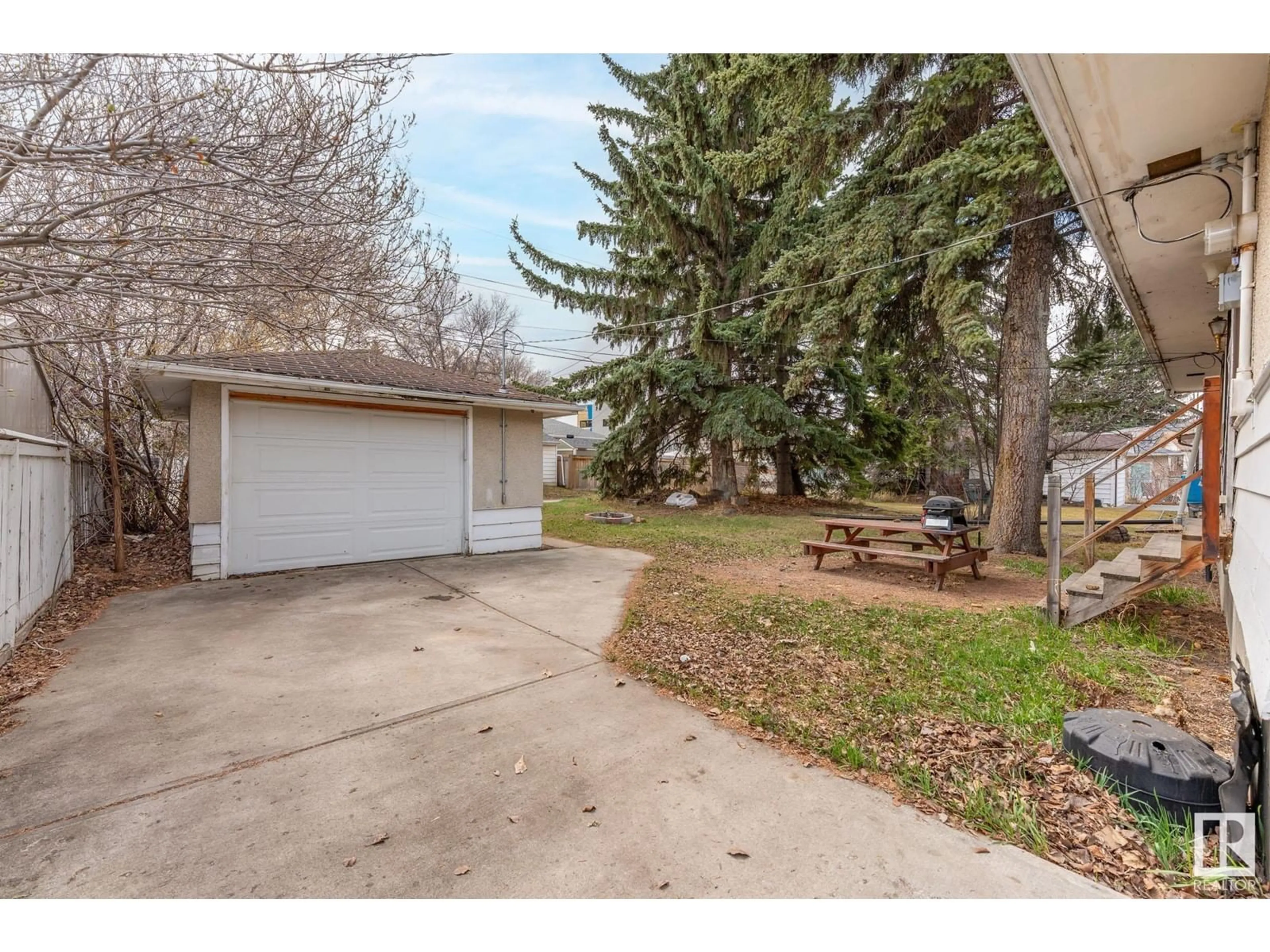 Unknown for 8115 93A AV, Edmonton Alberta T6V1C4