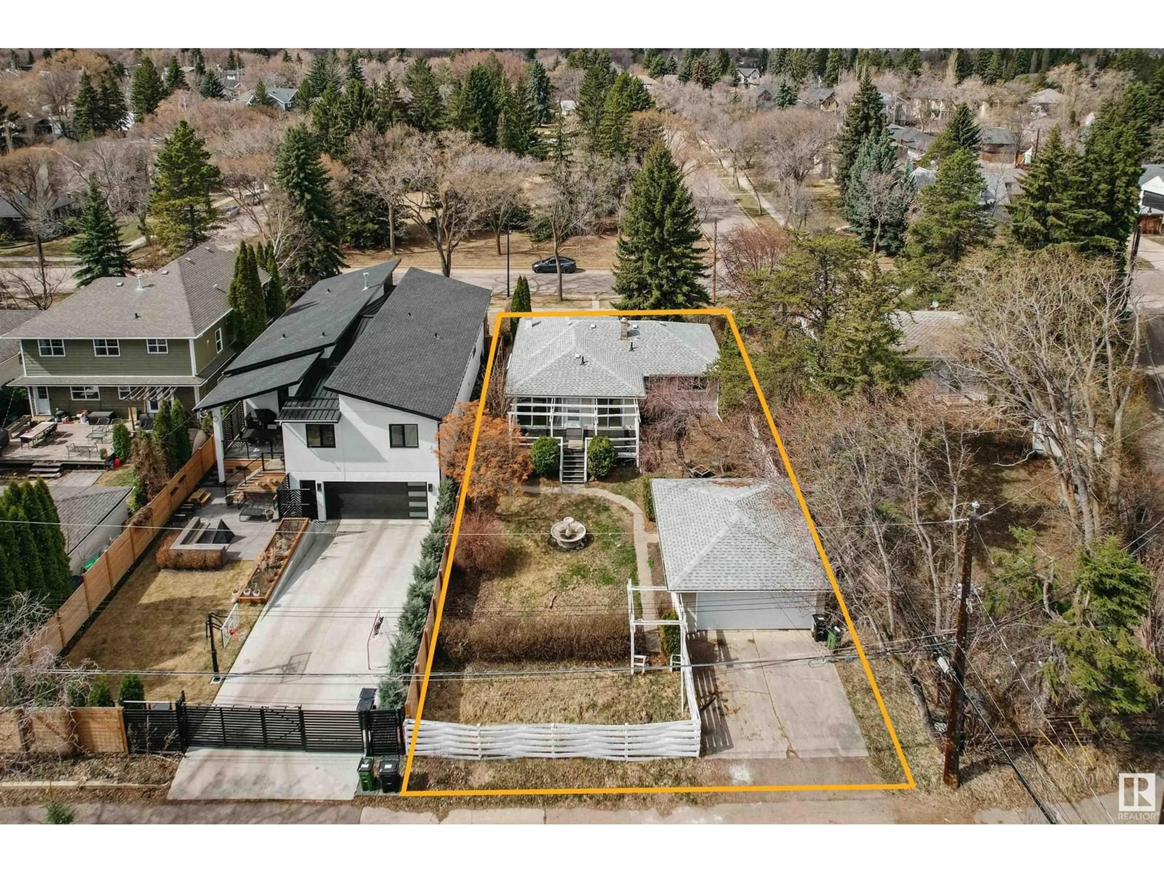 A pic from outside/outdoor area/front of a property/back of a property/a pic from drone, street for 9835 143 ST, Edmonton Alberta T5N2R4
