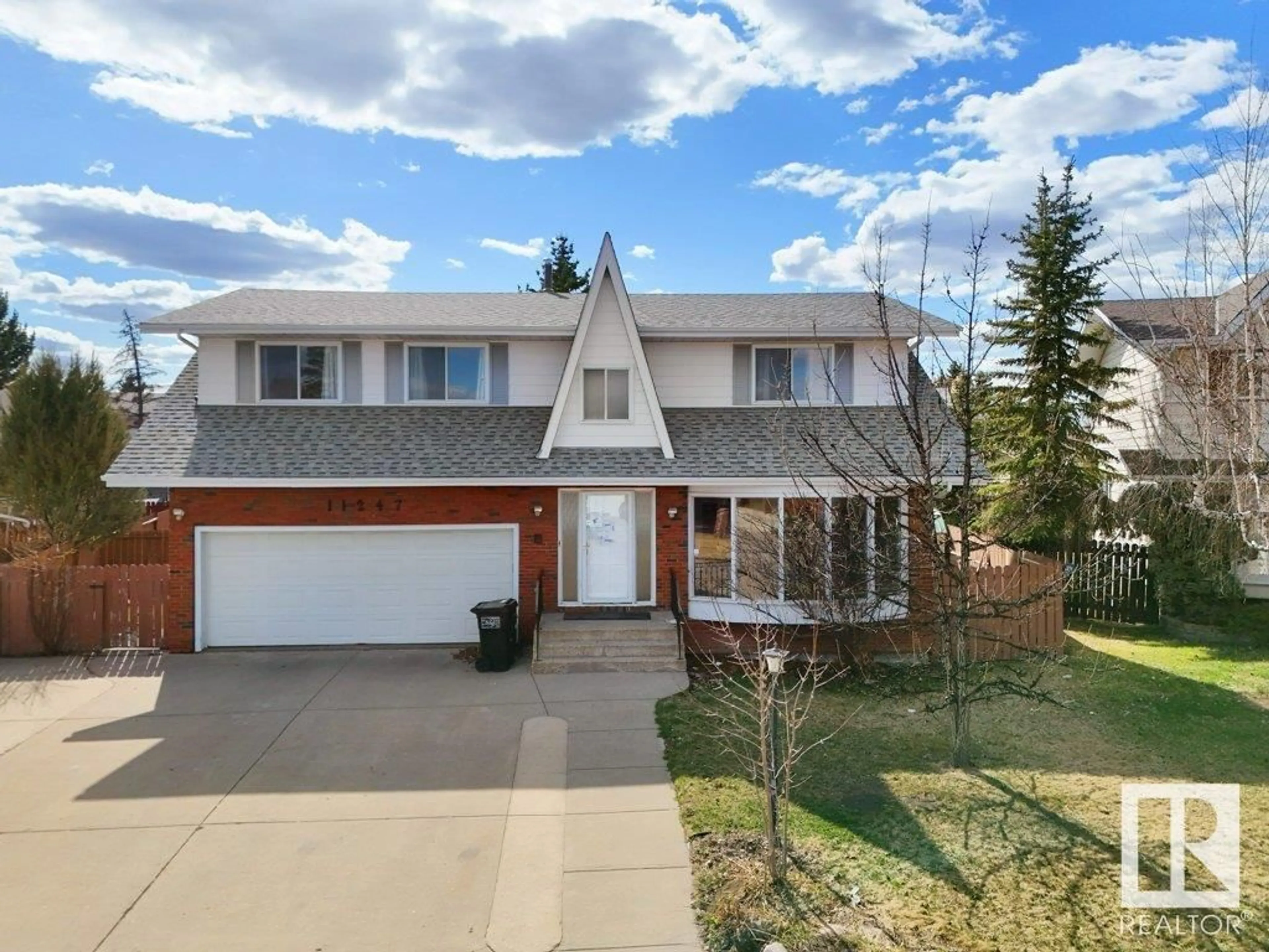 A pic from outside/outdoor area/front of a property/back of a property/a pic from drone, street for 11247 25 AV, Edmonton Alberta T6J4X5