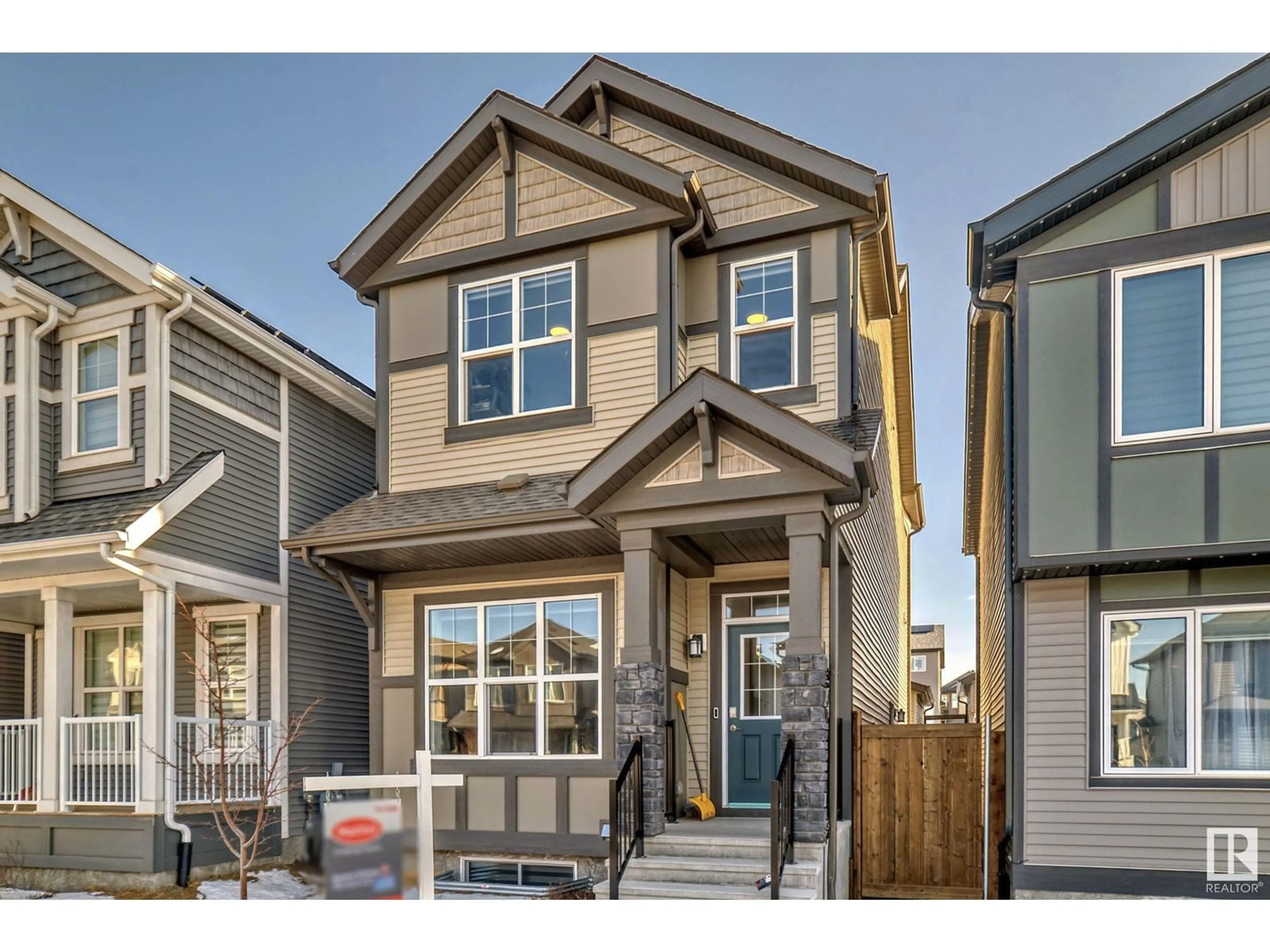 Home with vinyl exterior material, street for LI SW - 5029 KINNEY LINK, Edmonton Alberta T6W5G5
