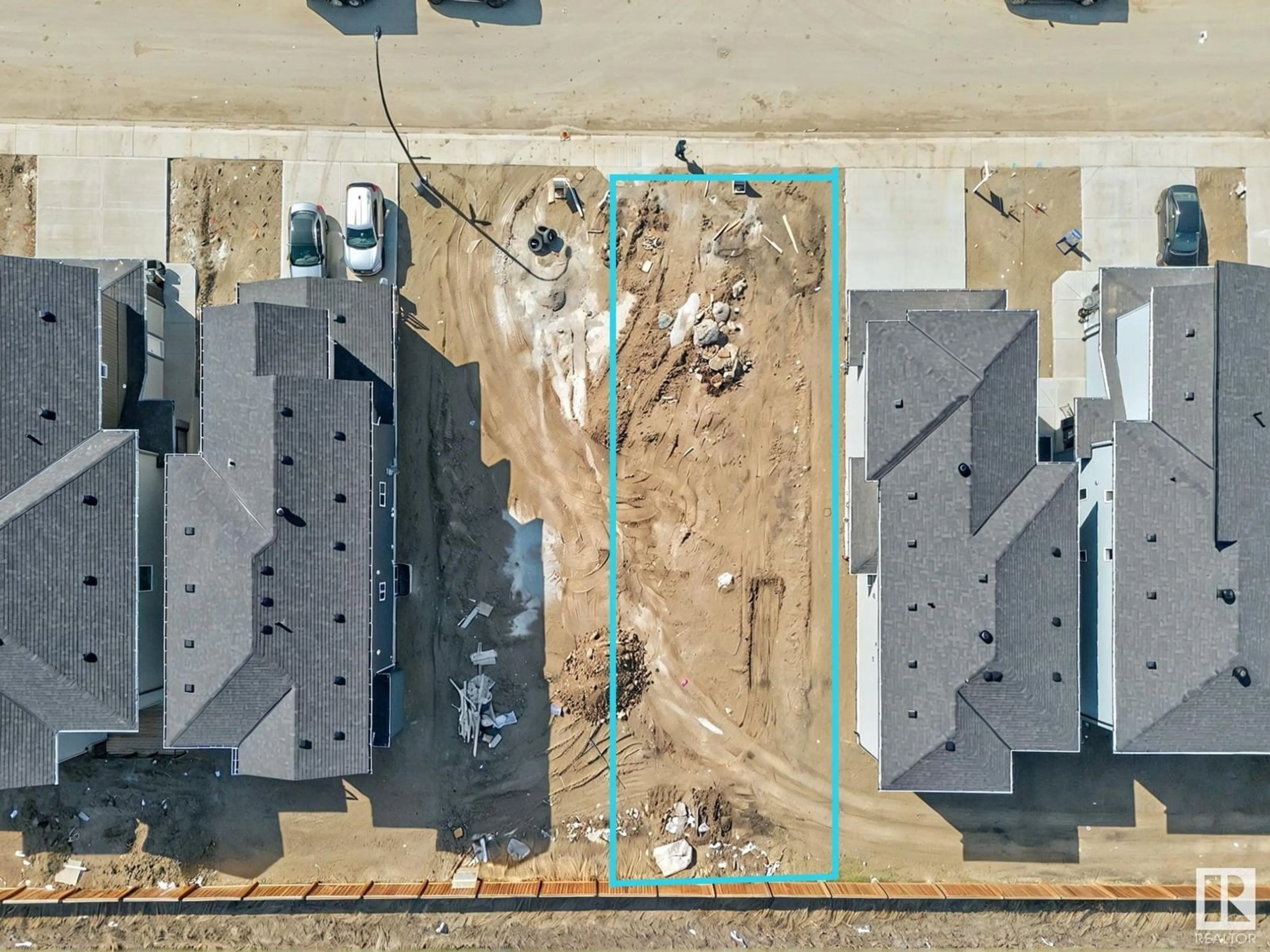 A pic from outside/outdoor area/front of a property/back of a property/a pic from drone, building for SW - 2832 1 AV, Edmonton Alberta T6X3E2