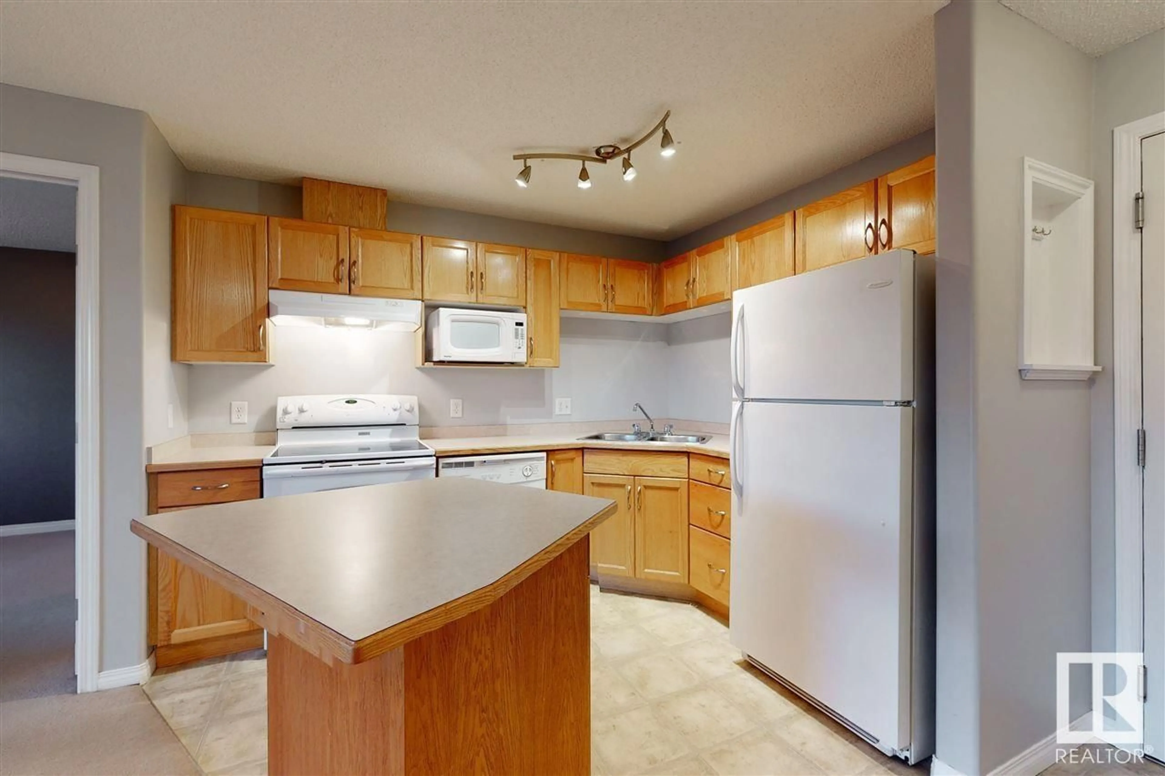 Standard kitchen, unknown for #334 - 11325 83 ST, Edmonton Alberta T5B4W5