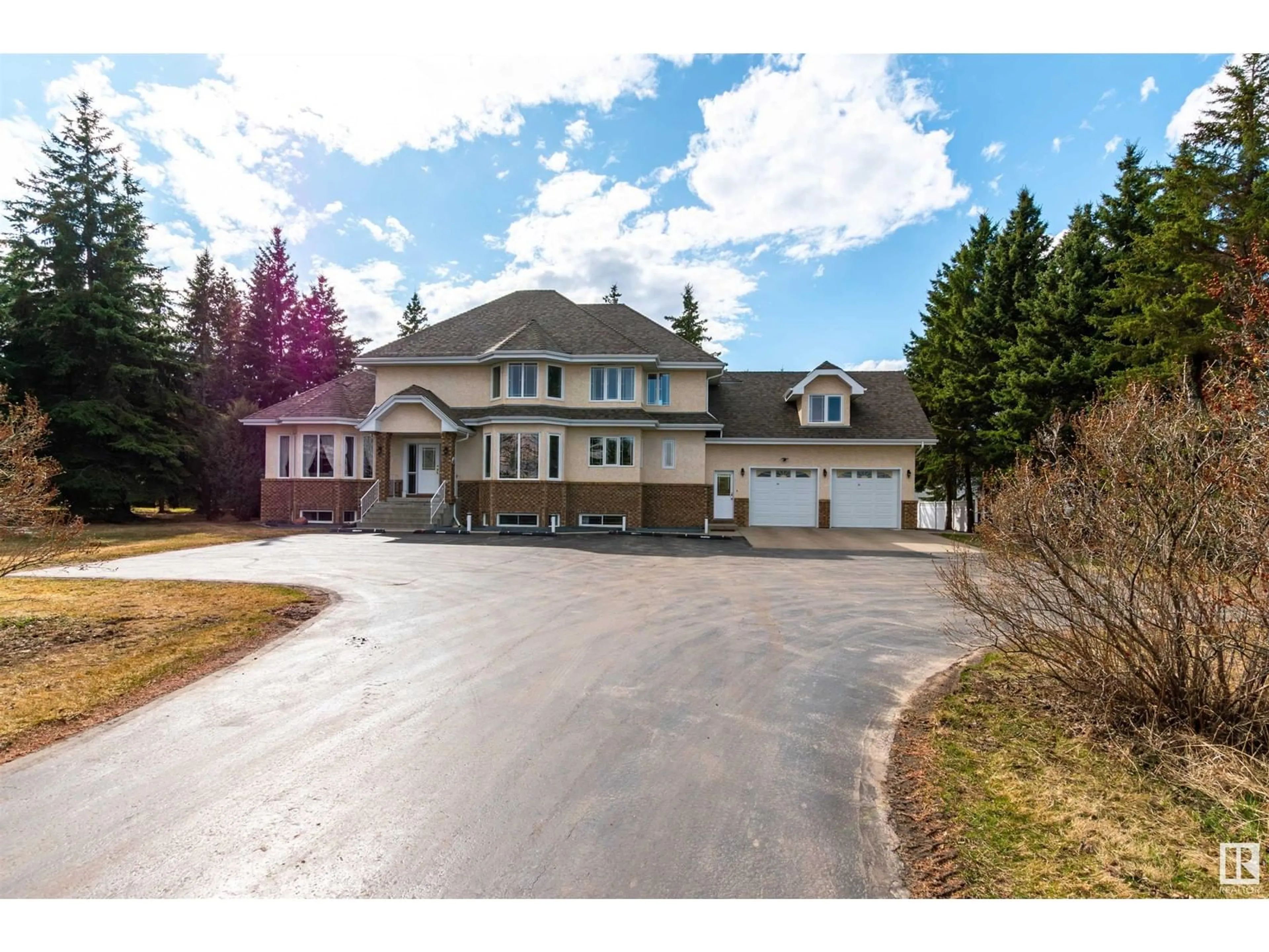 A pic from outside/outdoor area/front of a property/back of a property/a pic from drone, street for 56220 RGE ROAD 231, Rural Sturgeon County Alberta T0A1N4