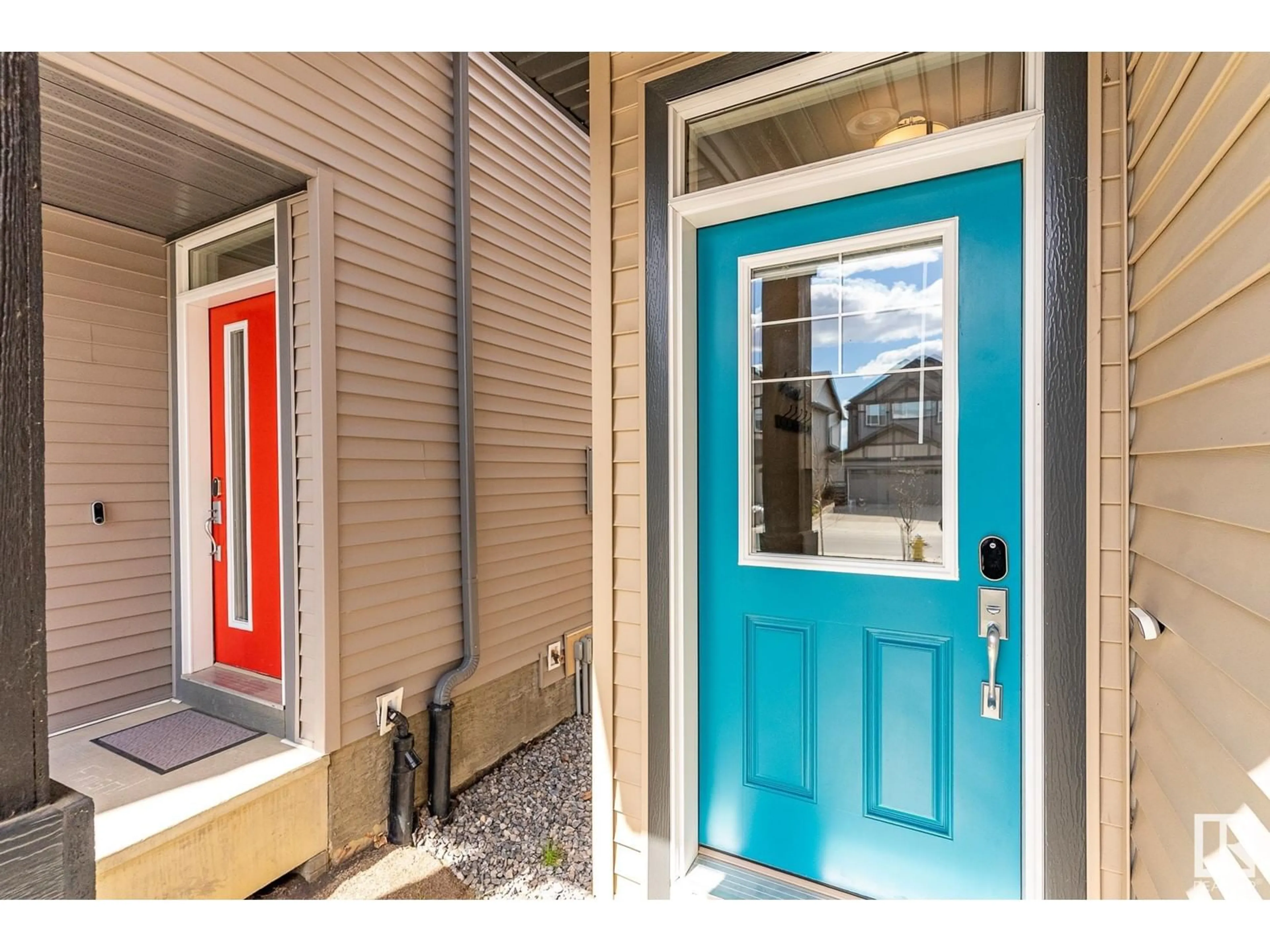 Indoor entryway for SW - 3331 PARKER LO, Edmonton Alberta T6W4C2