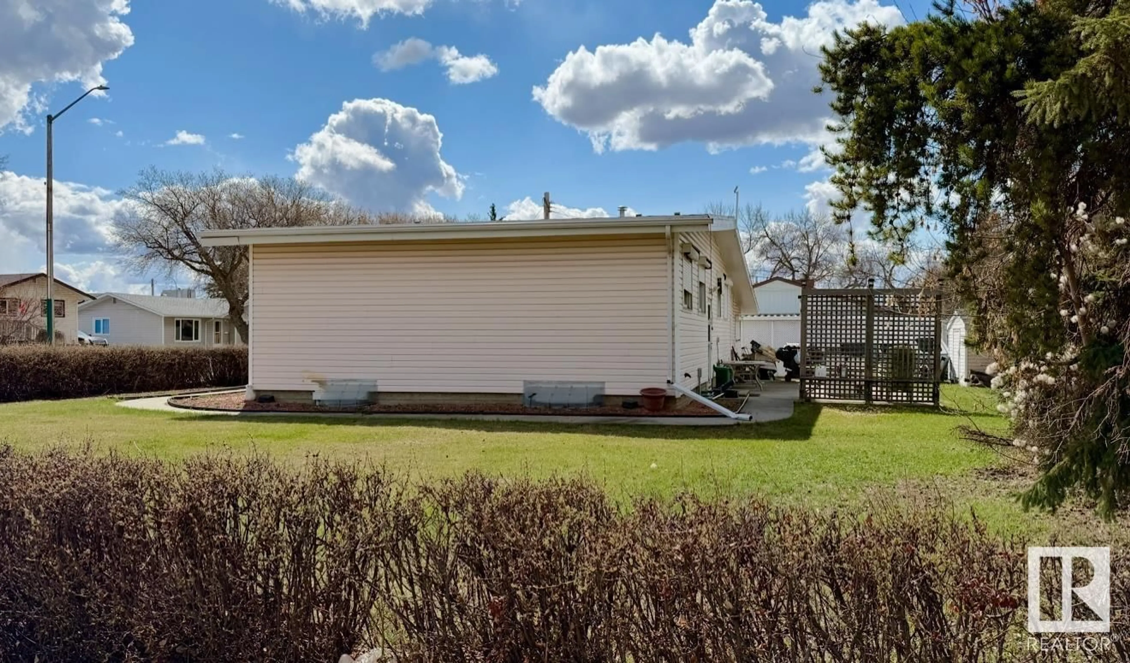 Home with vinyl exterior material, unknown for 60 SUNSET BV, St. Albert Alberta T8N0N9