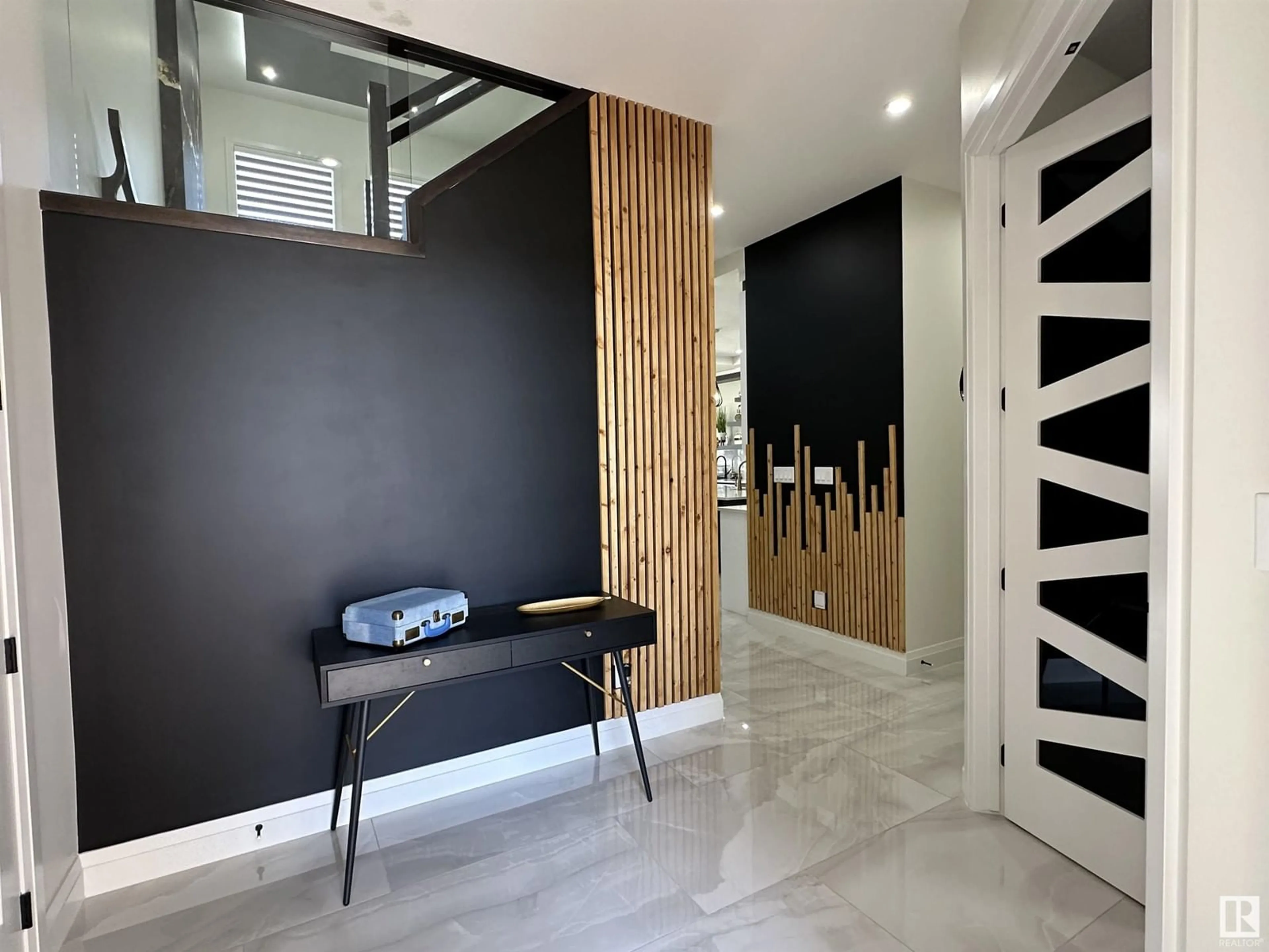 Indoor foyer for NW - 6897 EVANS WD, Edmonton Alberta T6M2N5