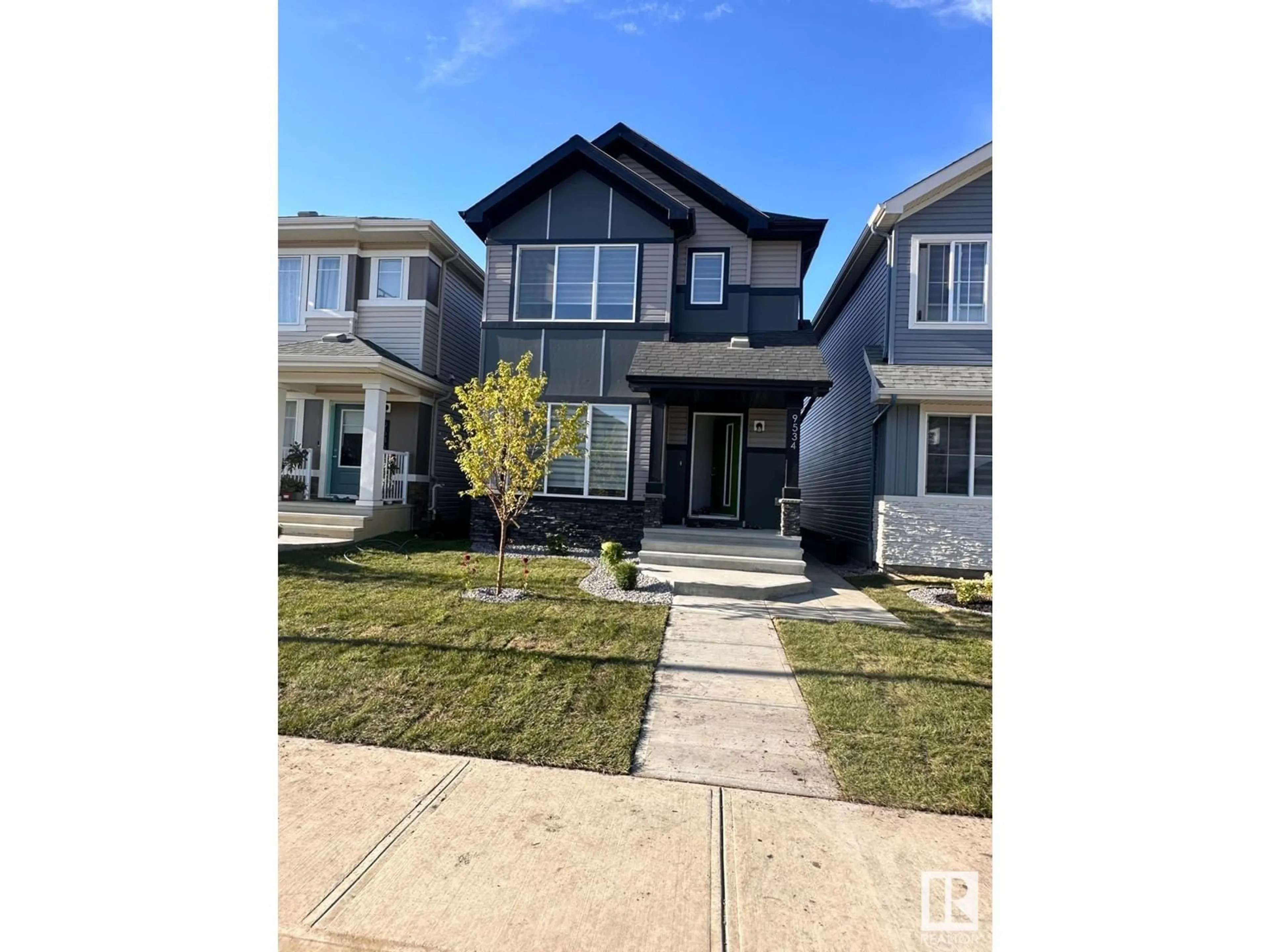 Home with vinyl exterior material, street for SW - 9534 CARSON BEND BN, Edmonton Alberta T6W5H6