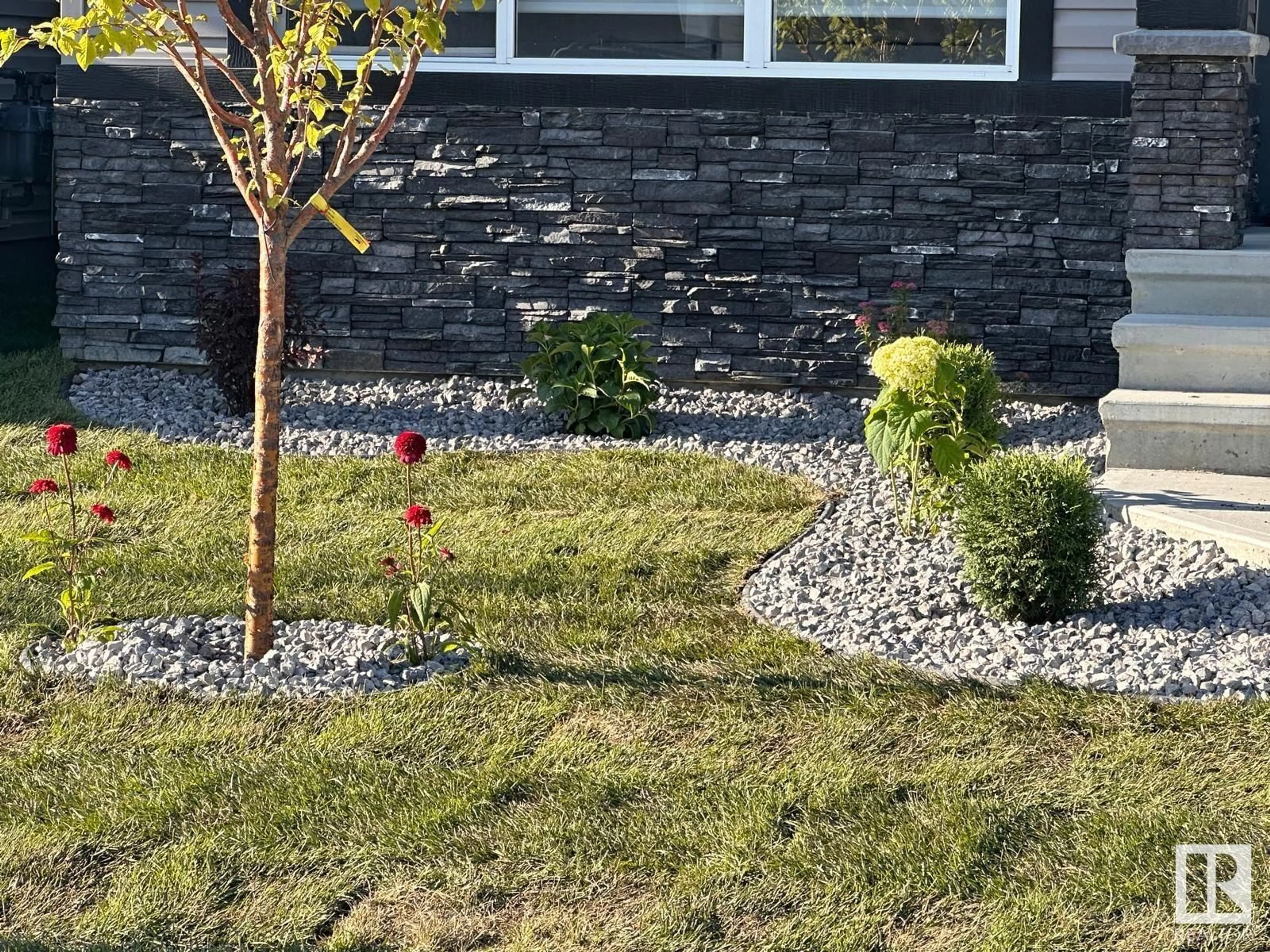 A pic from outside/outdoor area/front of a property/back of a property/a pic from drone, street for SW - 9534 CARSON BEND BN, Edmonton Alberta T6W5H6