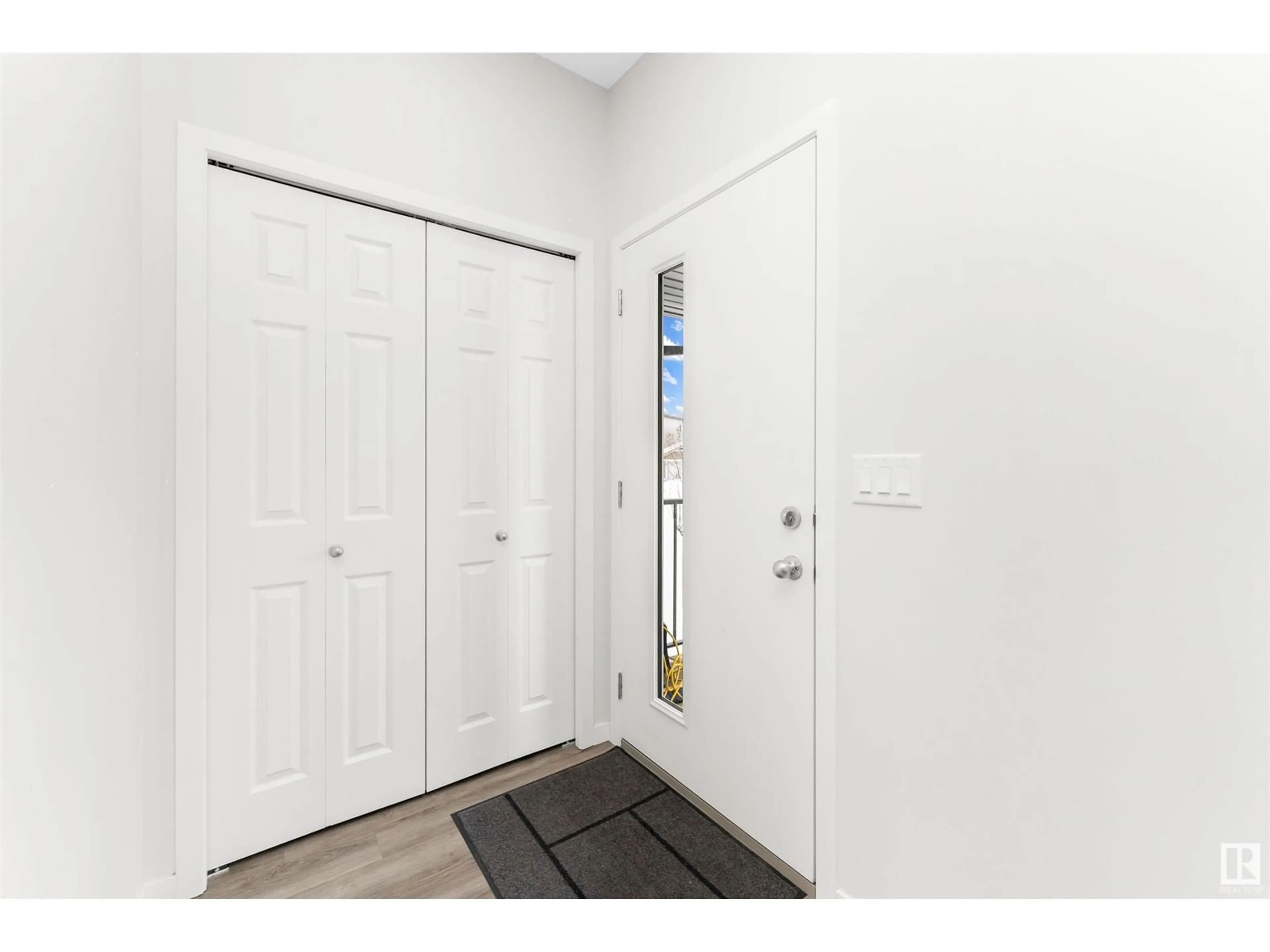 Indoor entryway for SW - 9534 CARSON BEND BN, Edmonton Alberta T6W5H6