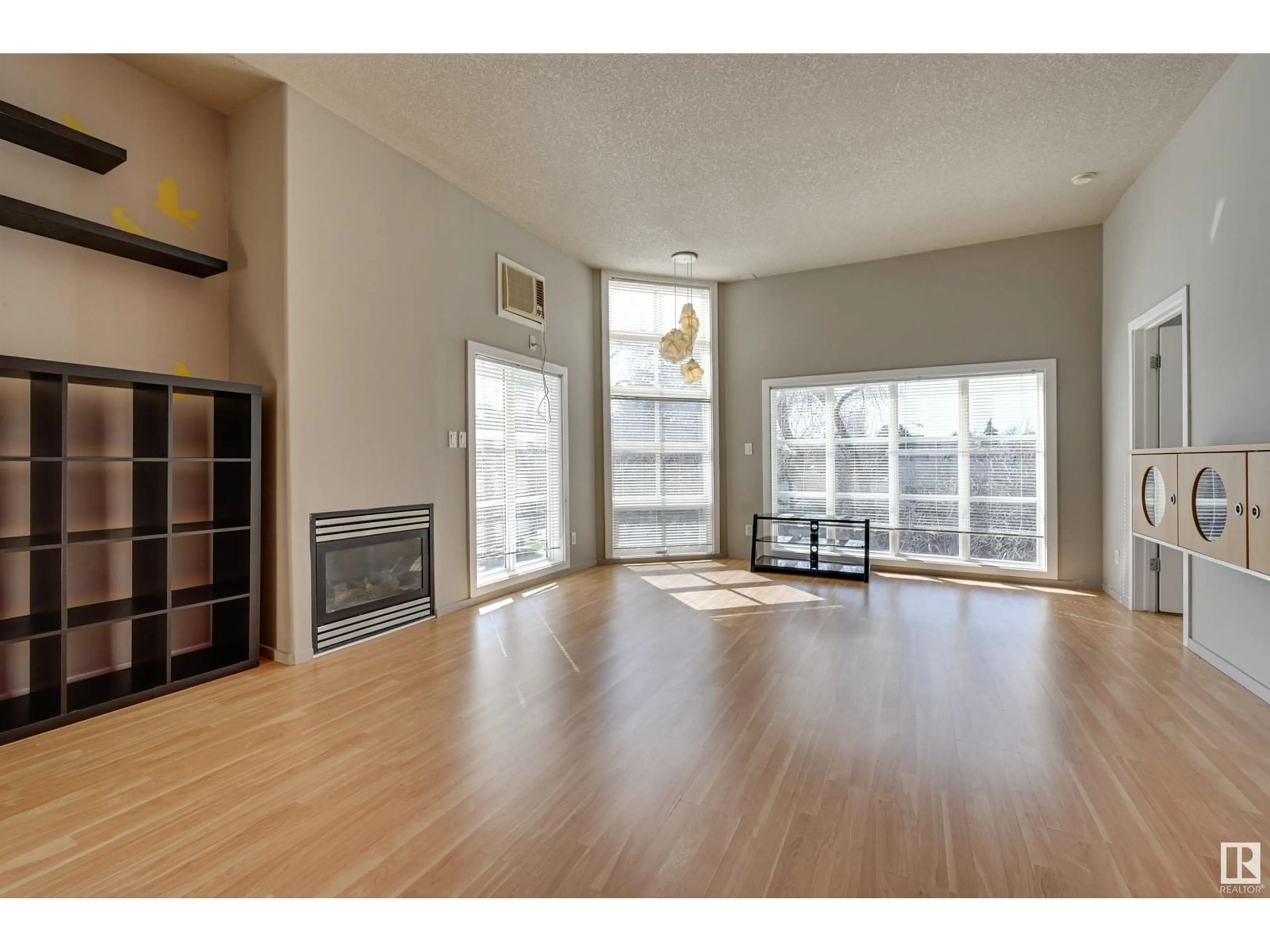 Unknown for 303 - 10905 109 ST, Edmonton Alberta T5H3C2