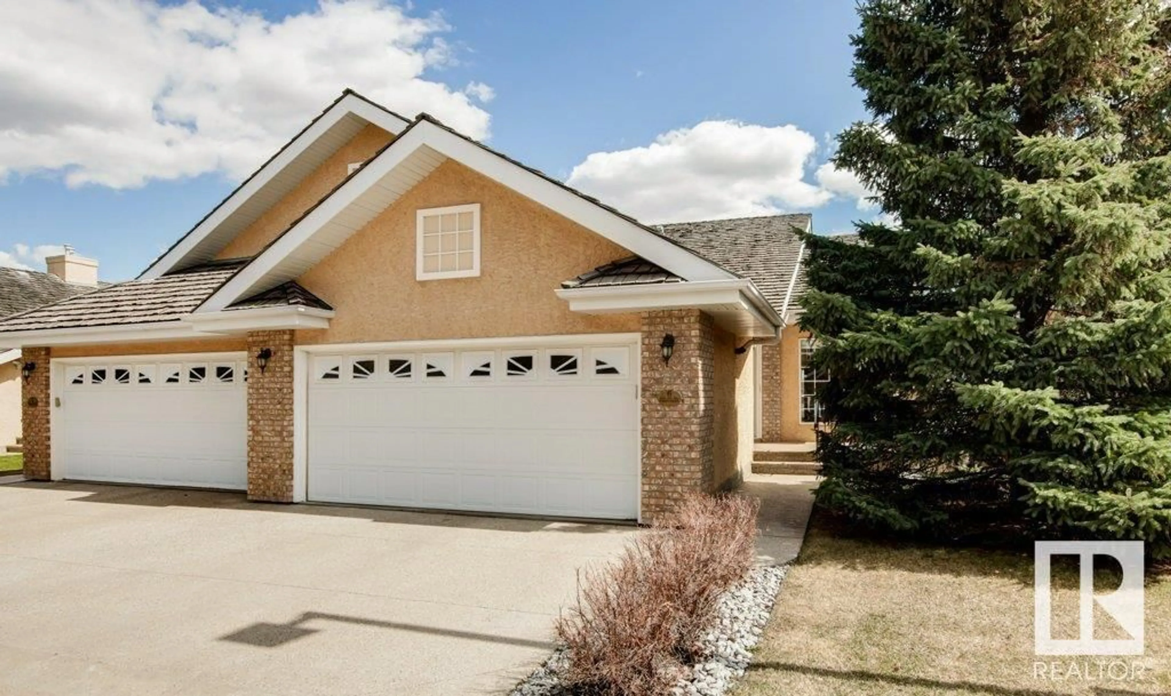 Home with vinyl exterior material, street for #6 - 920 119 ST, Edmonton Alberta T6J7H1