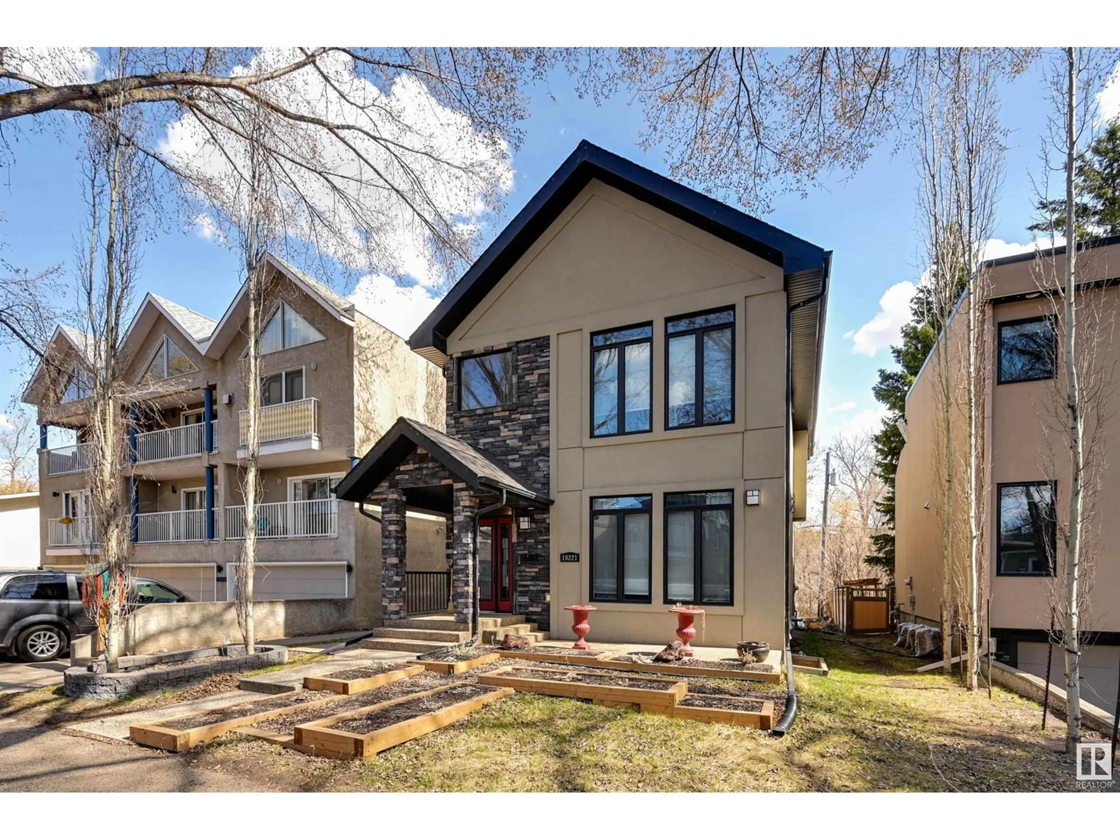 Unknown for 10221 88 ST, Edmonton Alberta T5H1P4