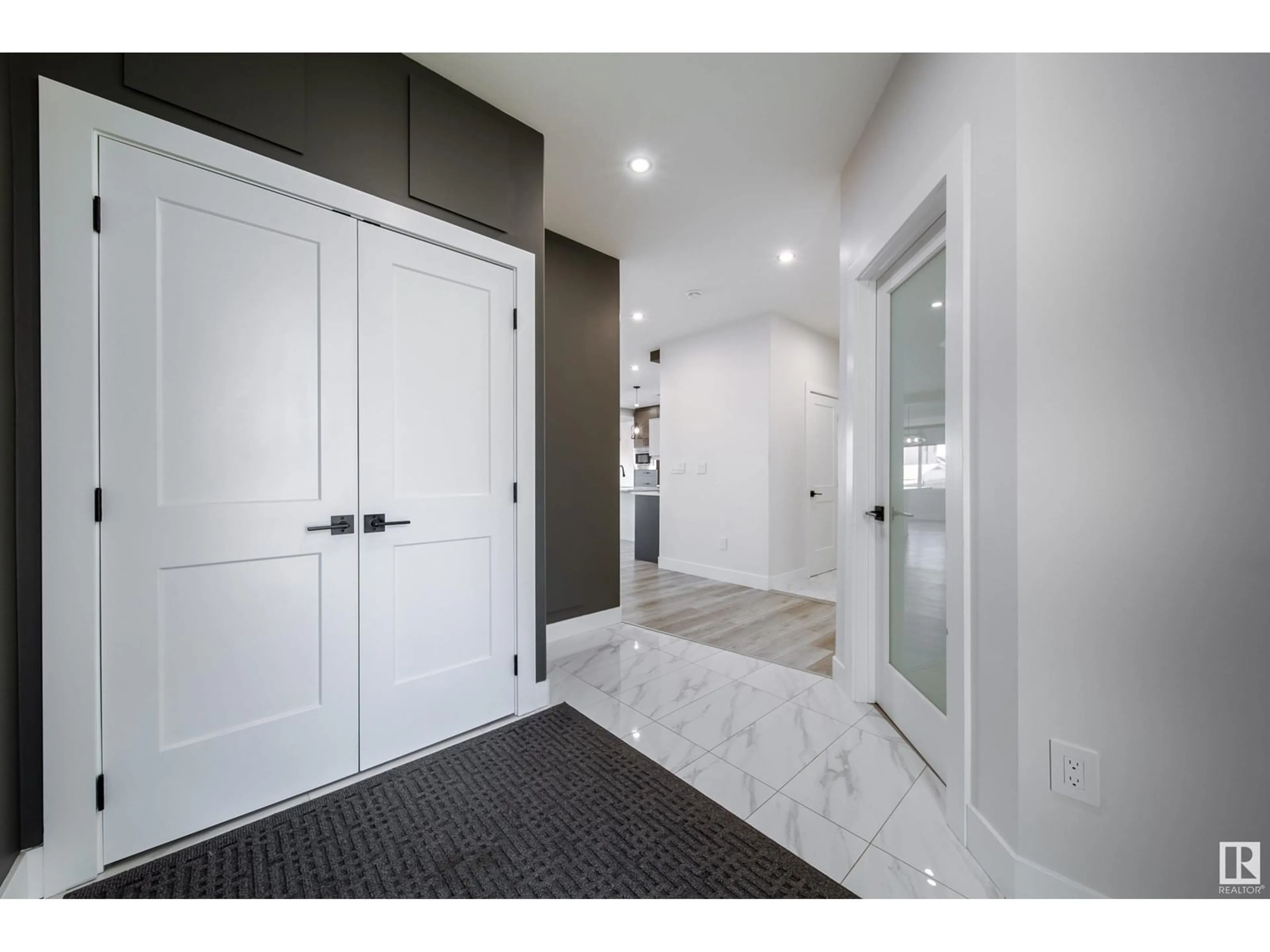 Indoor entryway for 36 SPRING LI, Spruce Grove Alberta T7X0L6