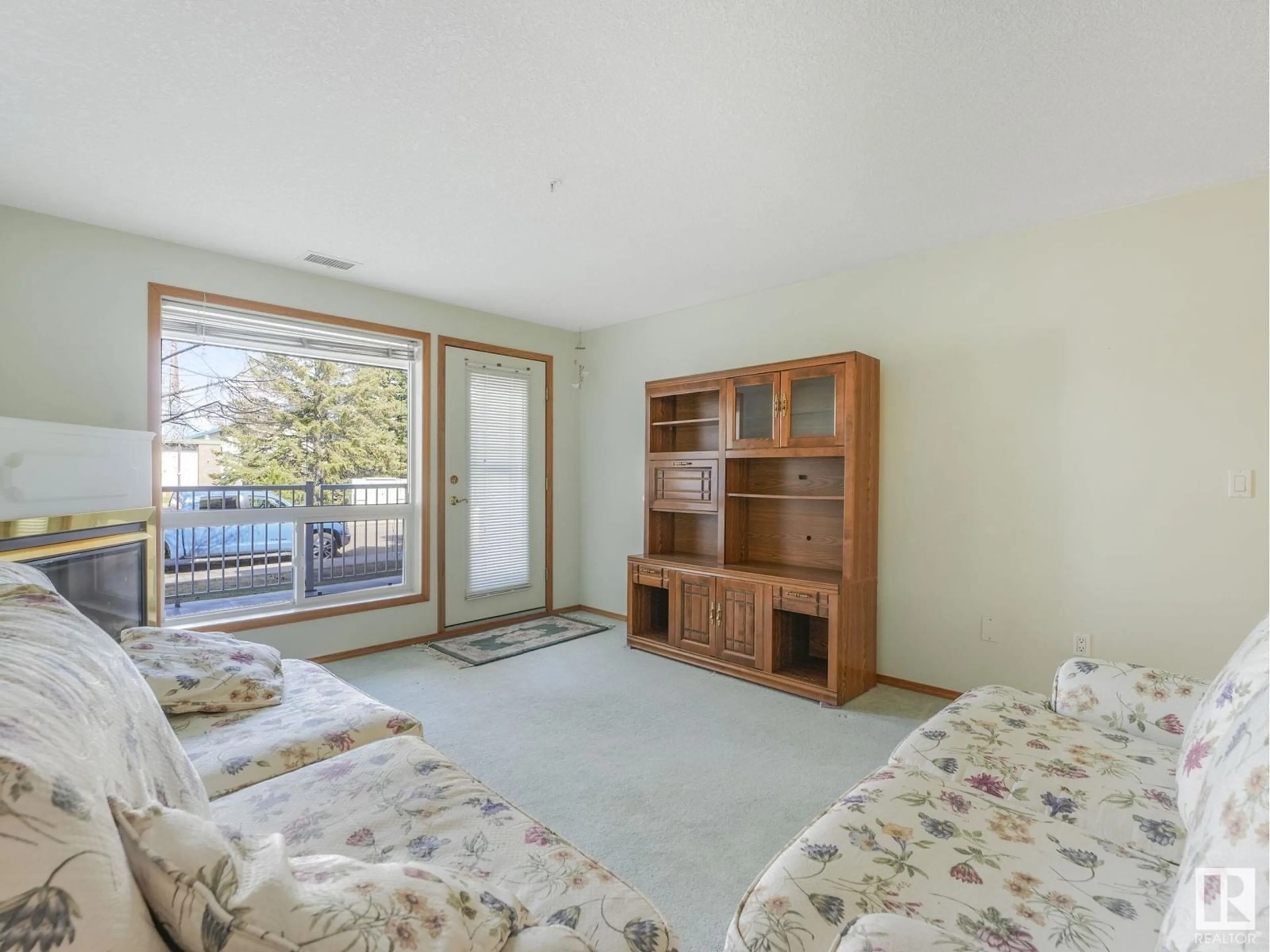 A pic of a room for 129 6220 FULTON RD, Edmonton Alberta T6A3T4