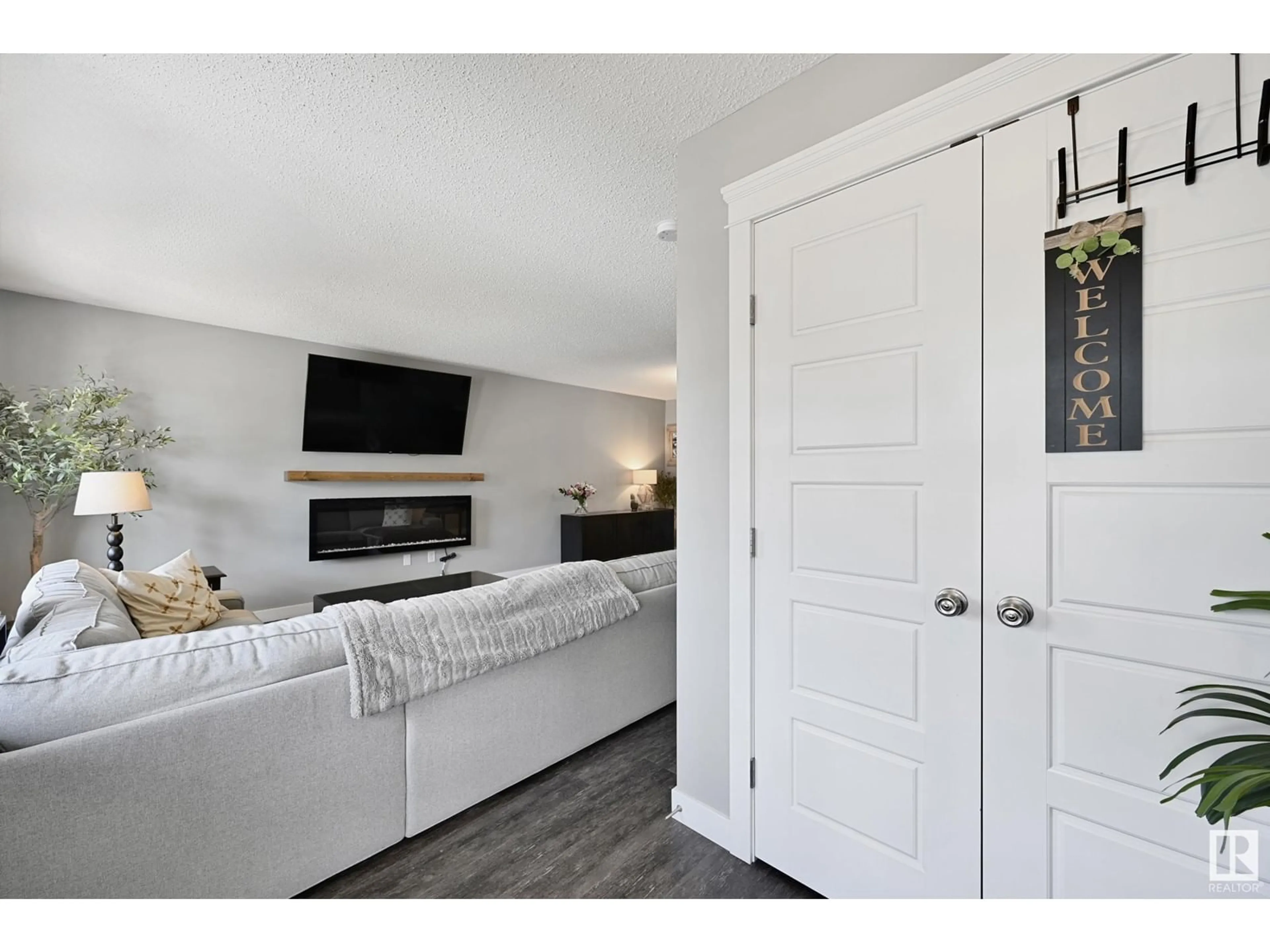 Unknown for 1525 TAMARACK BV, Edmonton Alberta T6T2E3
