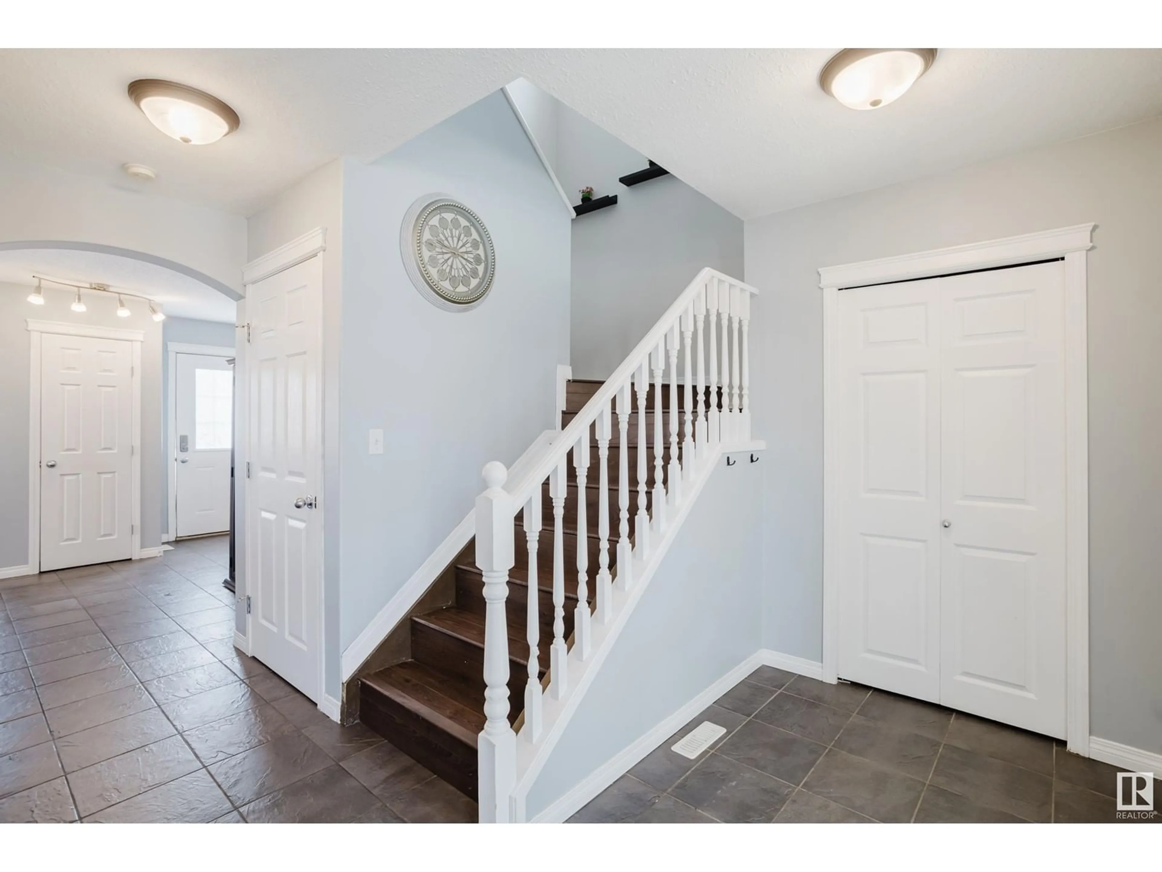 Indoor entryway for 3004 49 ST, Beaumont Alberta T4X1S6