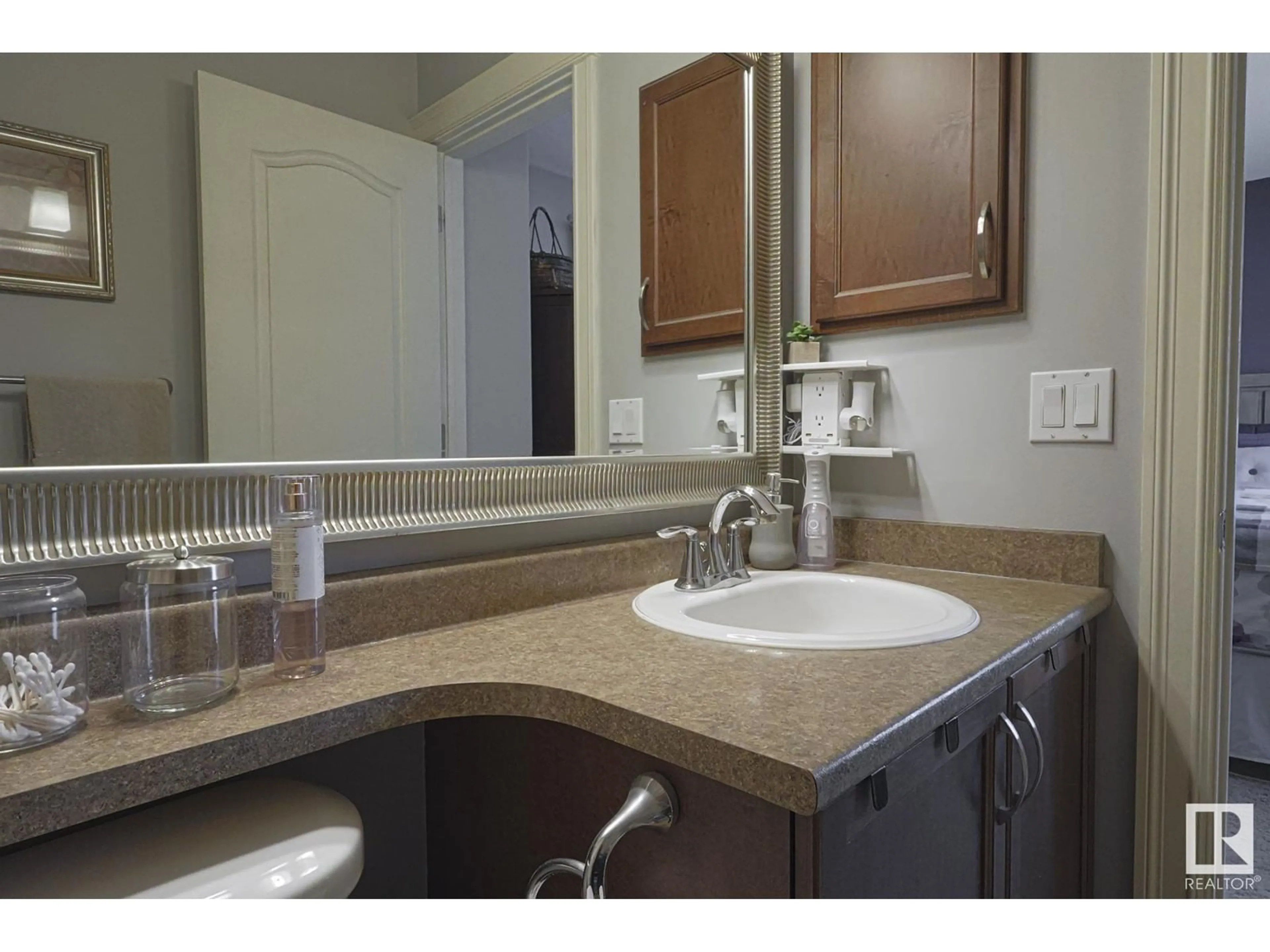 Standard bathroom, unknown for 18 SPRING GROVE CR, Spruce Grove Alberta T7X0E7